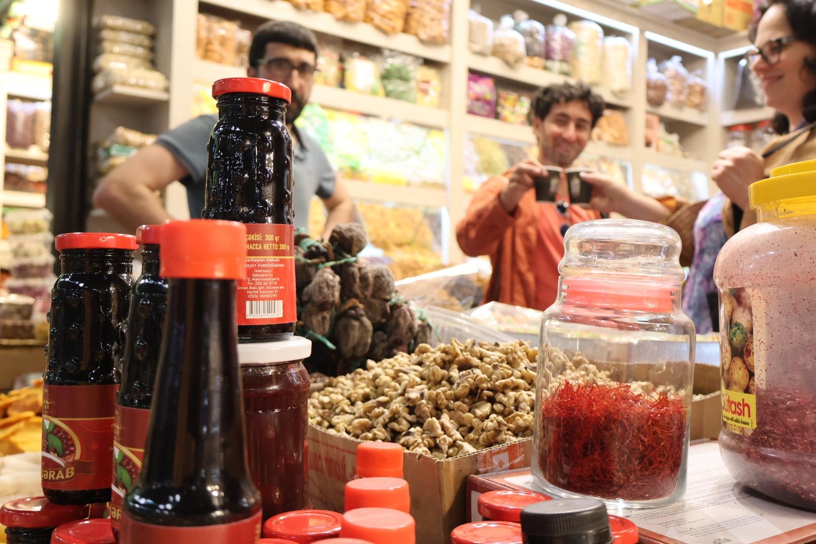 Baku Hidden Gems: Bazaar, Culture, History and Street Food 3