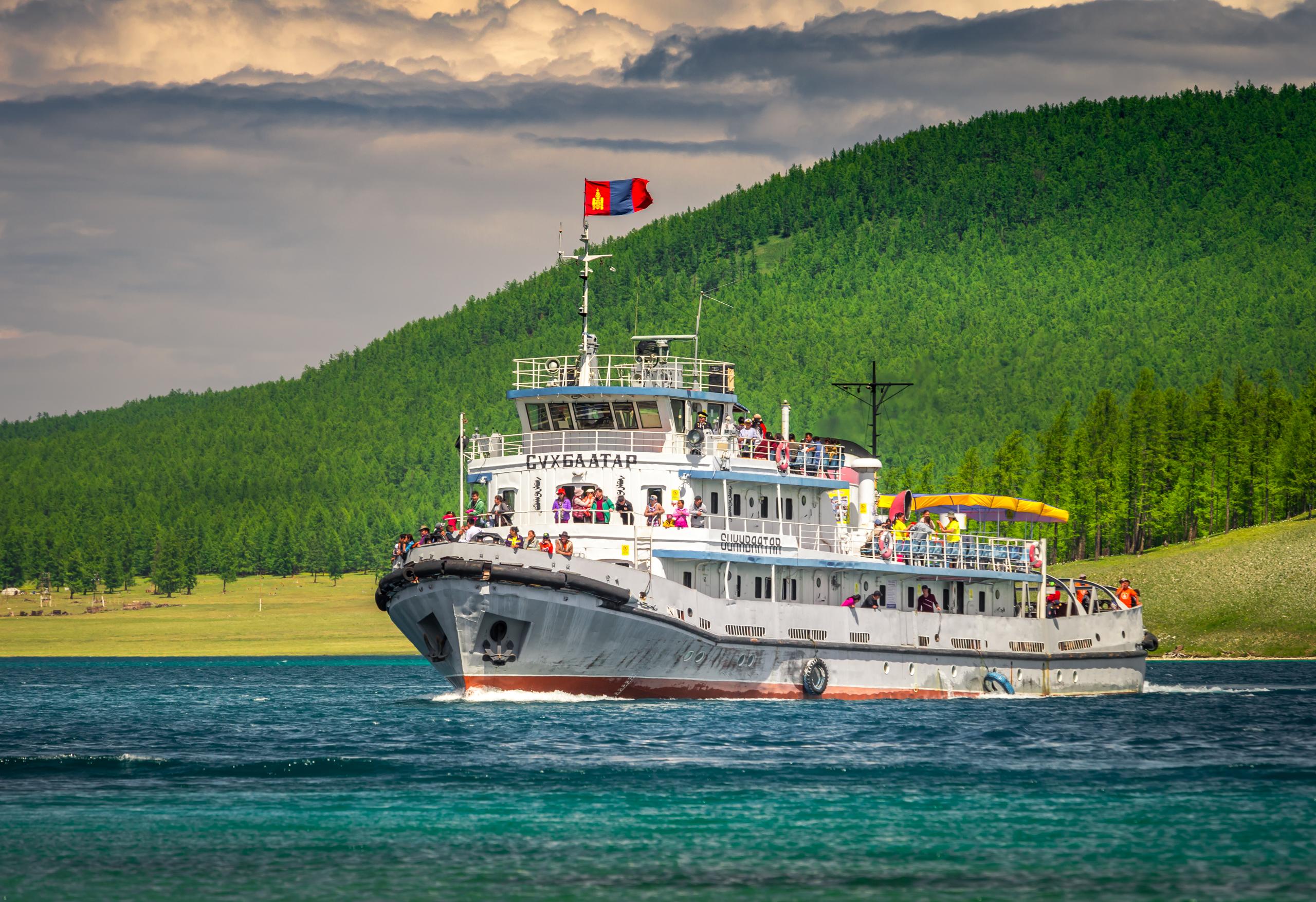 Lake Khuvsgul Escape – Explore Mongolia’s Blue Pearl