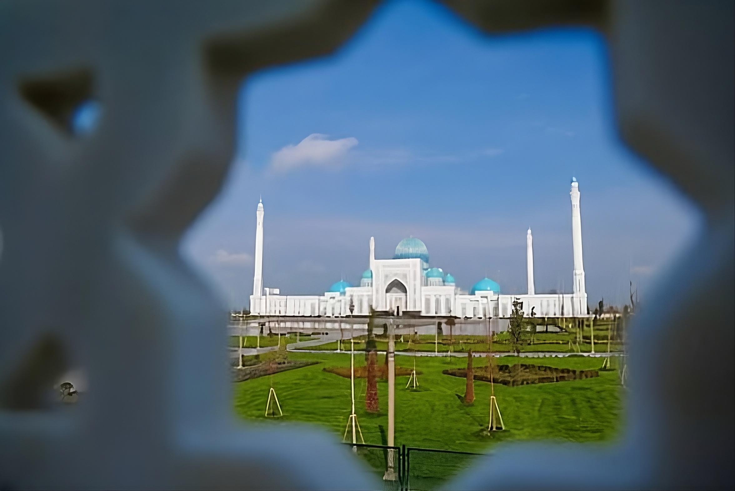 Samarkand: Al-Bukhari & Shah-i-Zinda and Hazrat Khizr Tour