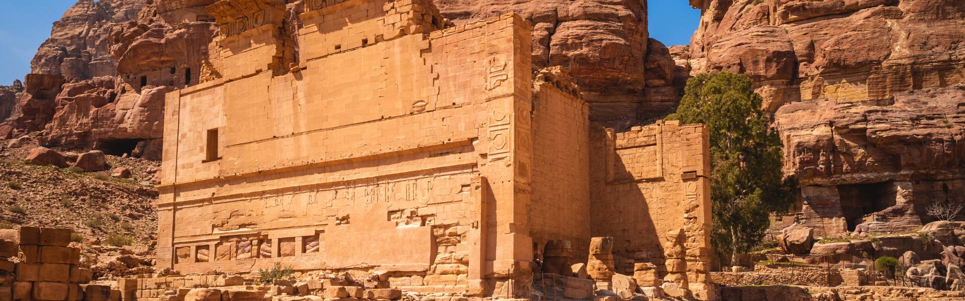 Petra 5/6 hours with a Spanish-speaking tour guide in Petra 2