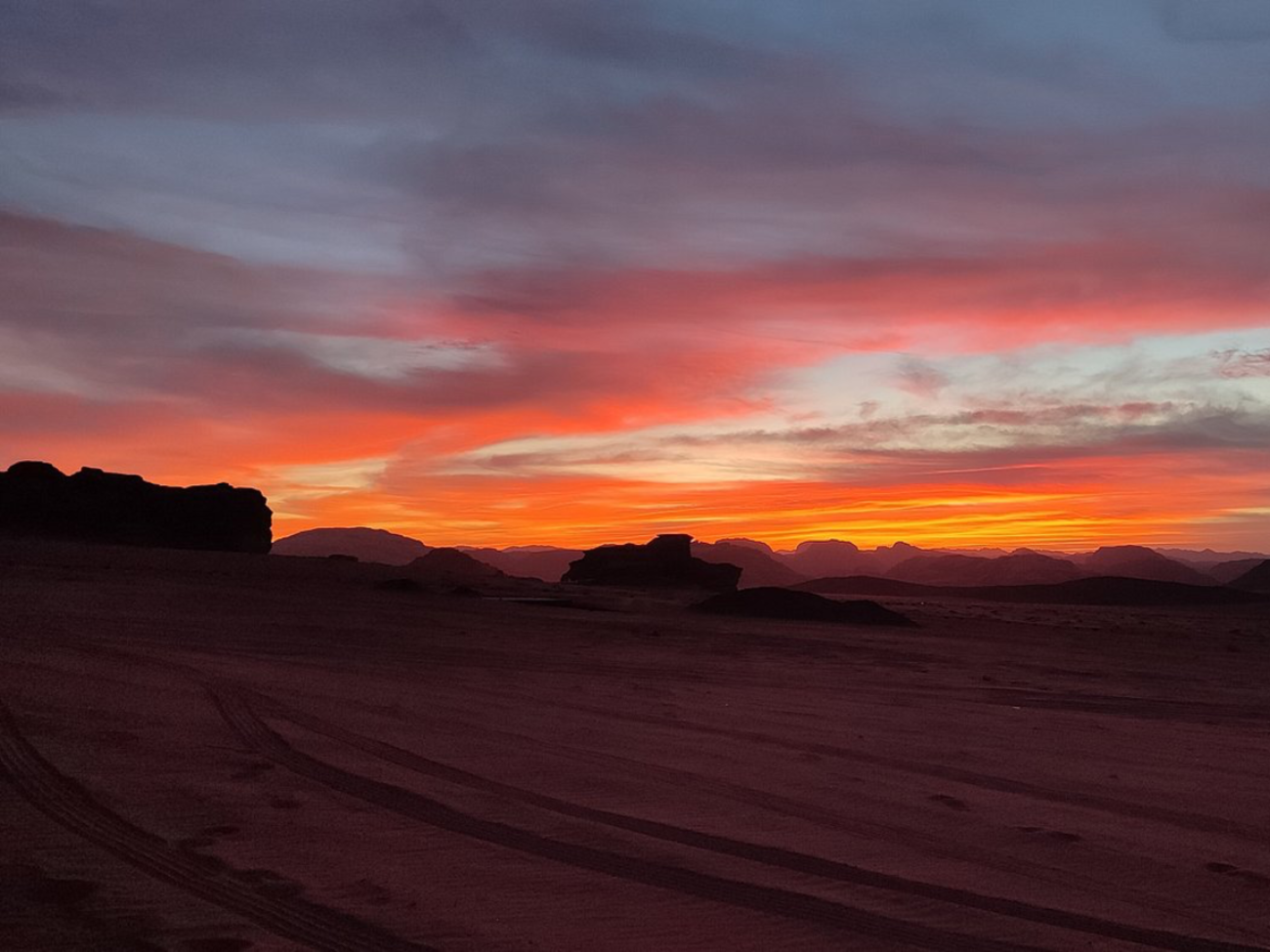 Wadi Rum: Bedouin Camp, Fire Dinner & Desert Experience