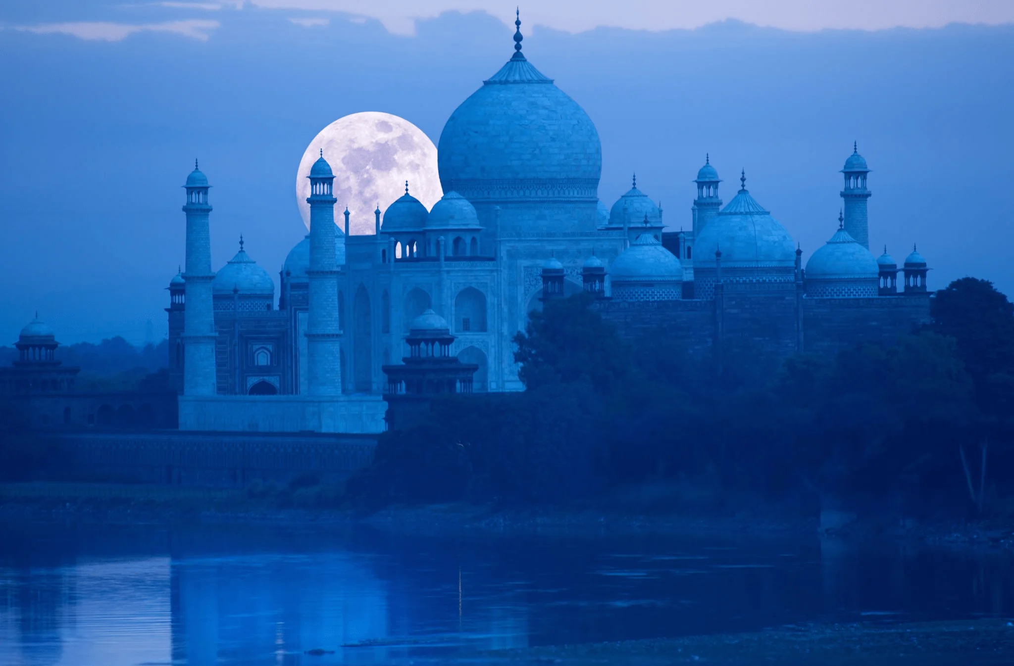 Moonlight Taj Mahal Tour from Yamuna River Side