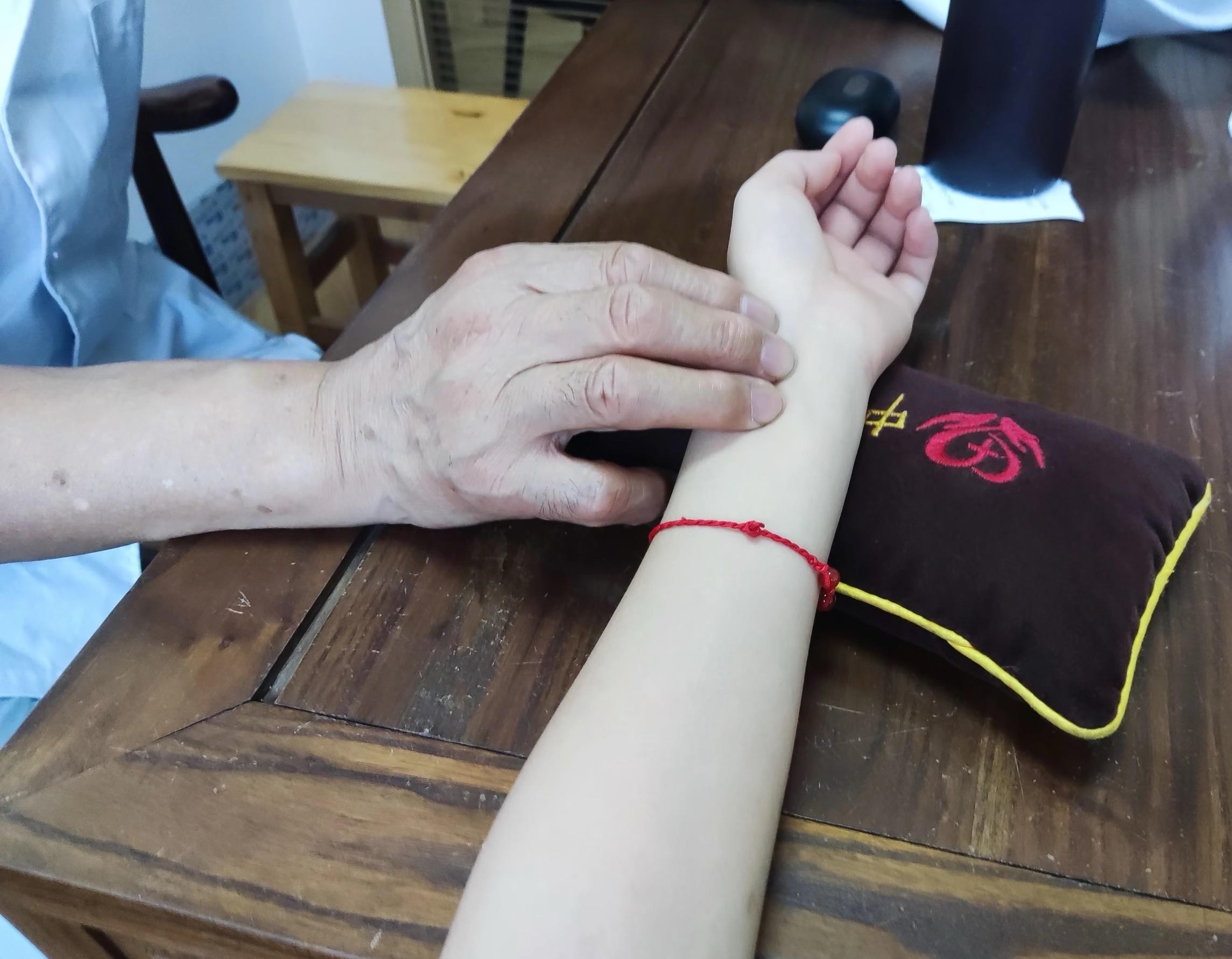 Shanghai: Read Your Body with Traditional Chinese Medicine