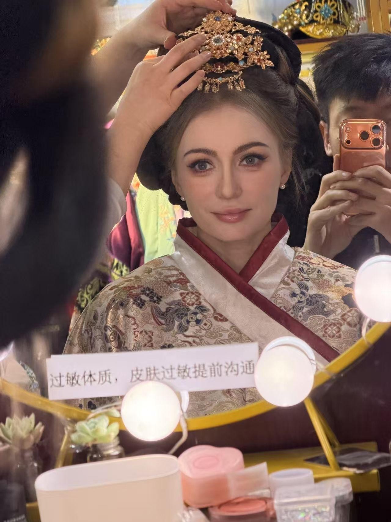 Beijing: Star in Your Own Dynasty Hanfu Photoshoot 3