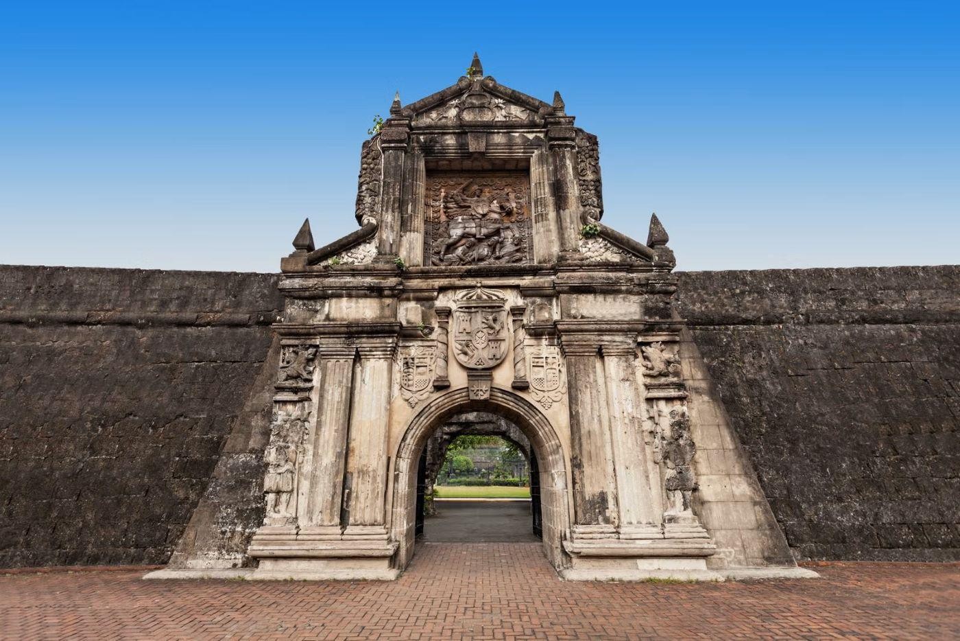 Manila: Intramuros Guided Walking Tour with Refreshments