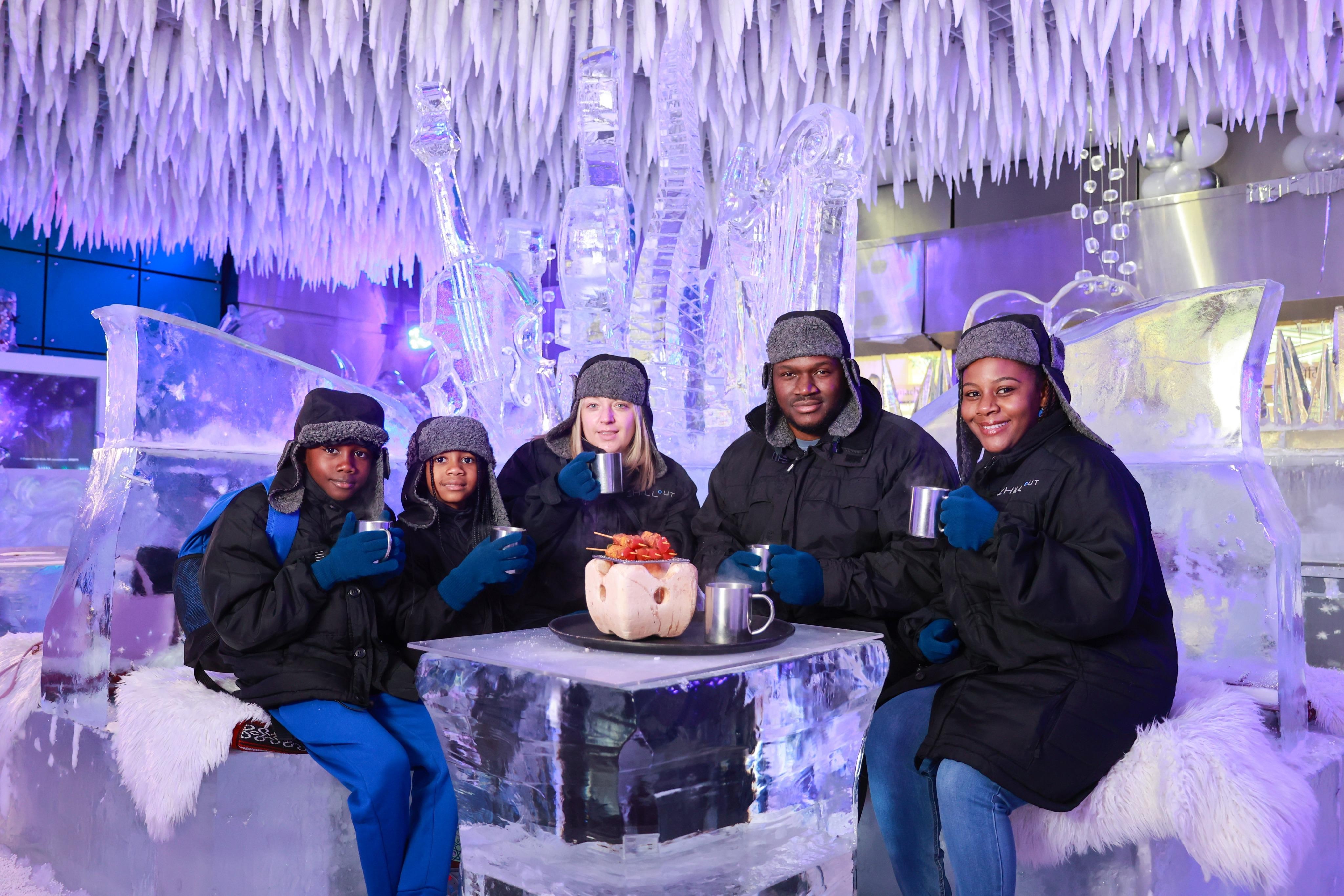 Dubai: Chillout Ice Lounge Entry Ticket + Hot Drinks/Choco