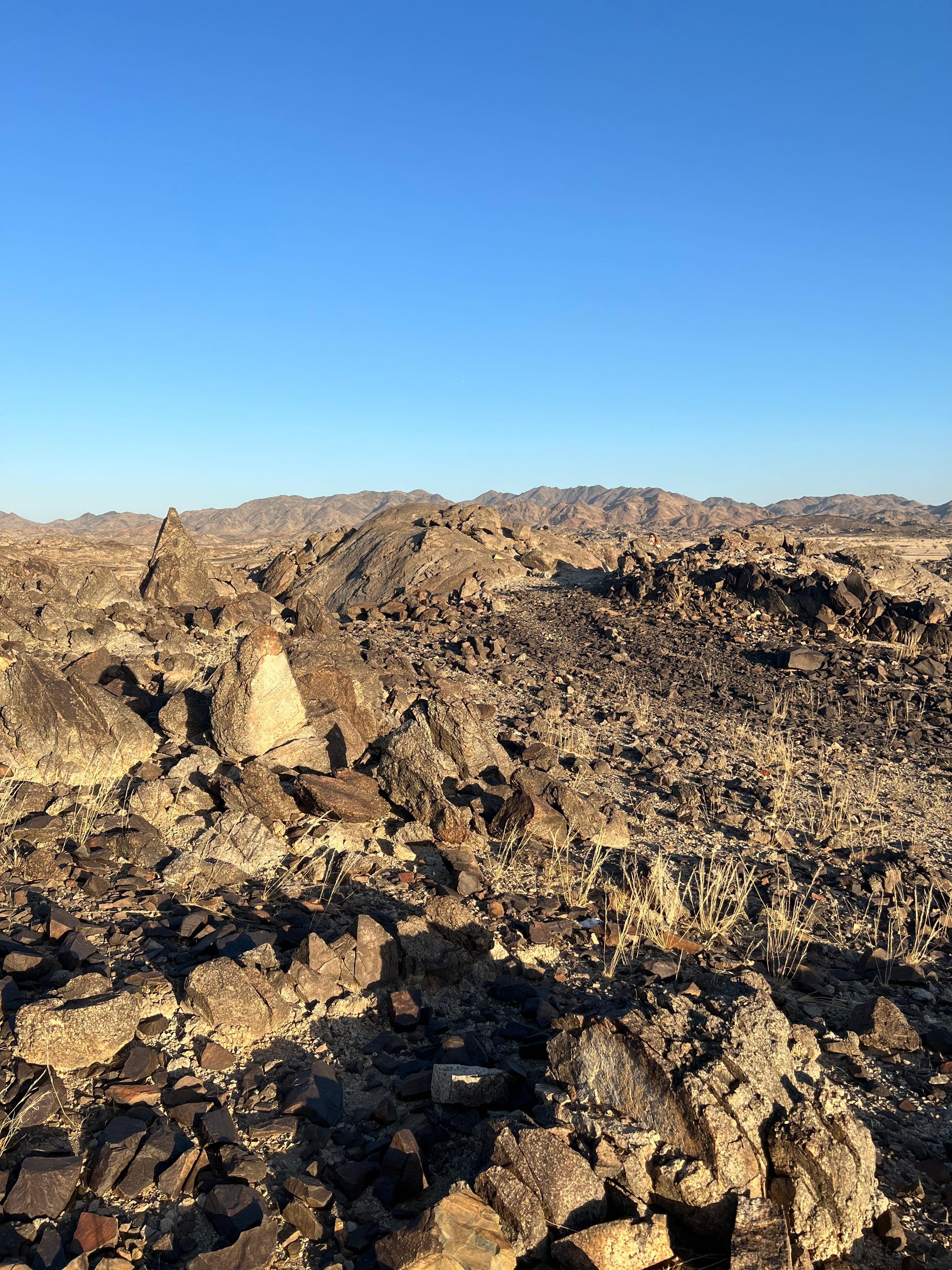 From Jeddah: Moon Valley Guided Hike with Meditation 3