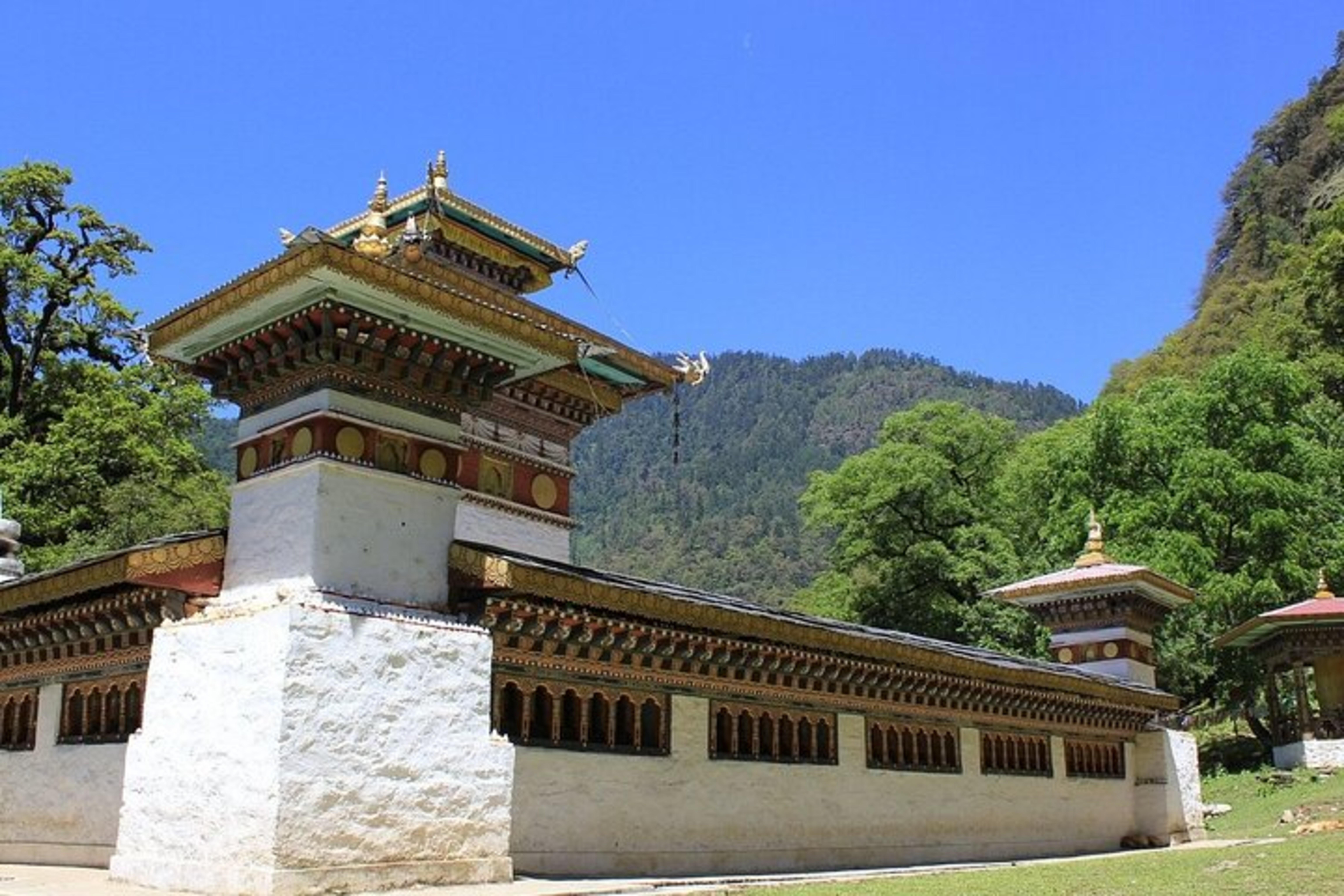 Thimphu: 1-Day Hike to Phajoding Monastery