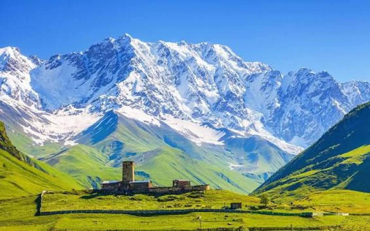 From Mestia to Ushguli: Day Trip with Shkhara Hike Option