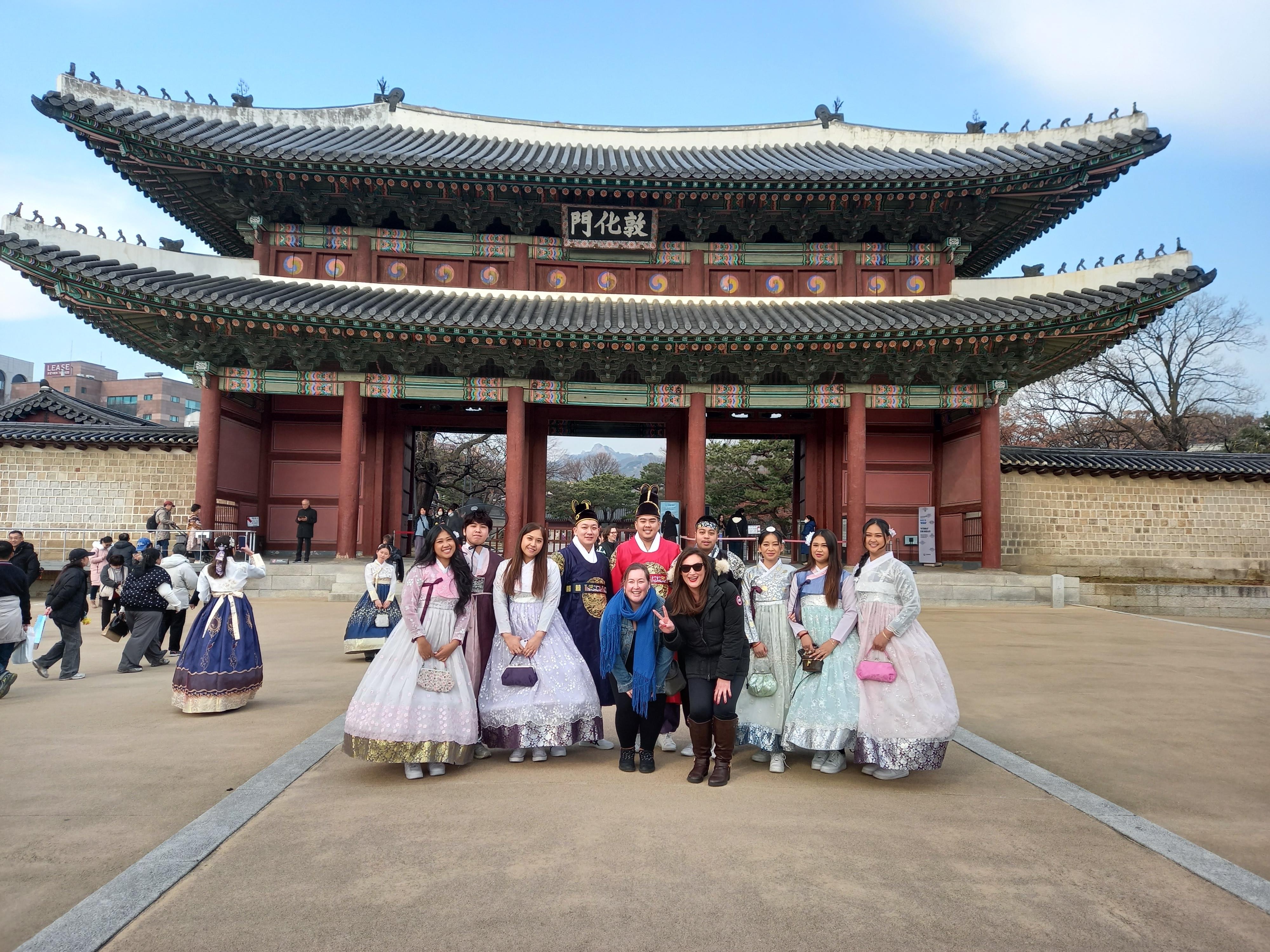 Seoul: Full-Day Guided Tour to Changdeokgung, Bukchon & More