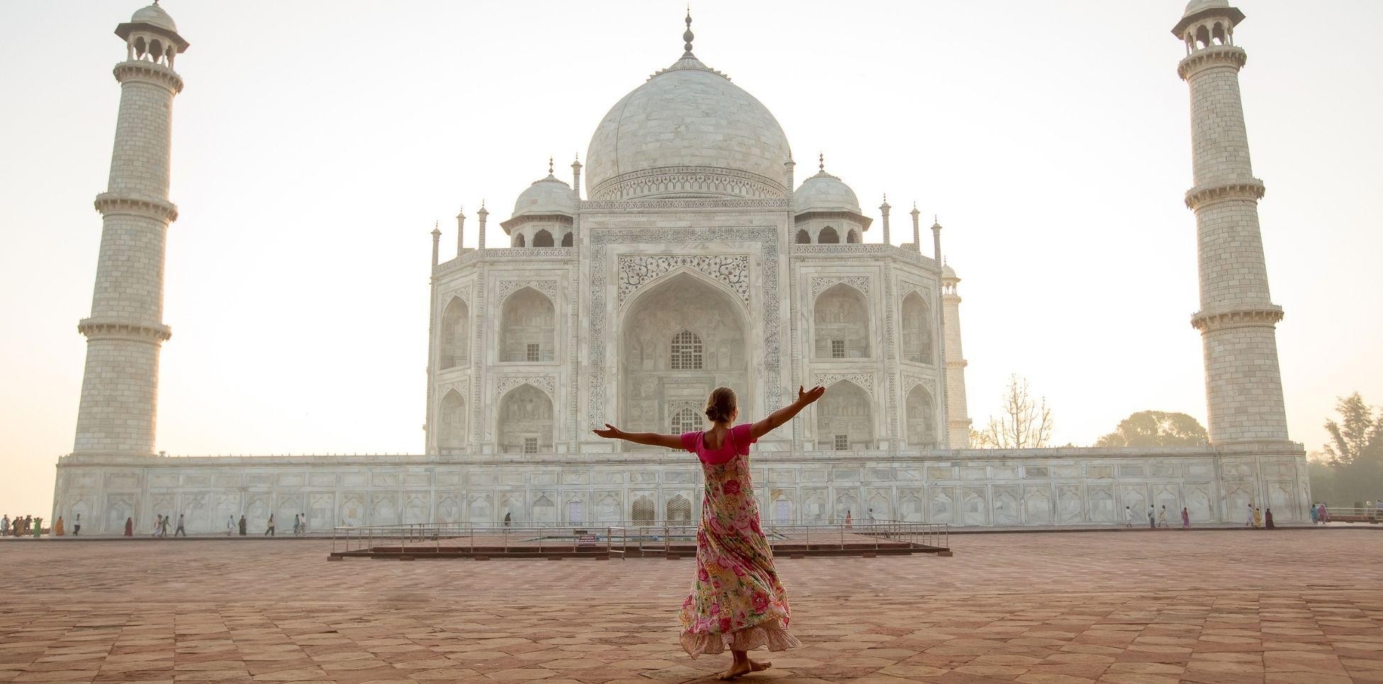 From Mumbai: Taj Mahal & Agra Fort Tour with Same-day Flight