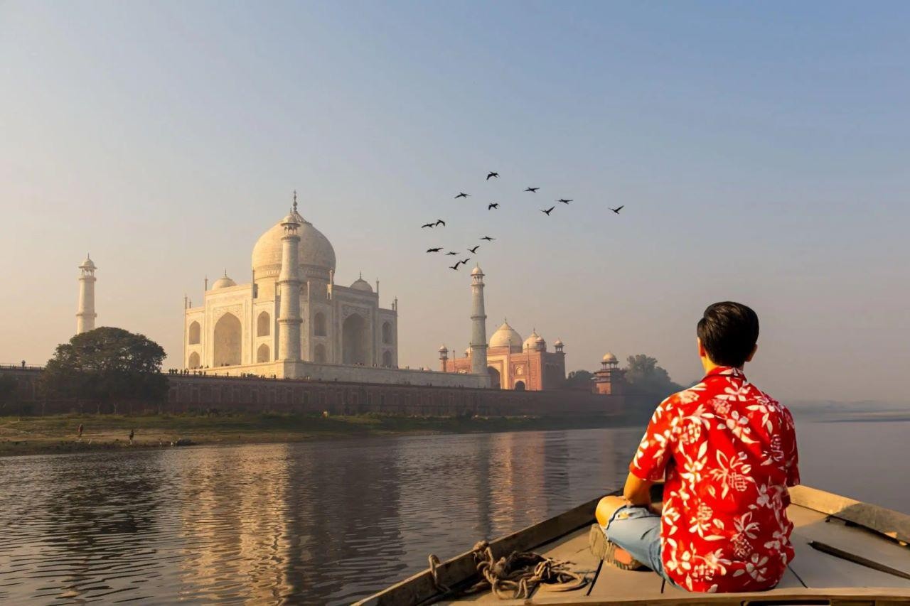Agra: Taj Mahal Vip Tickets with Guide & Backside Boat Ride 2