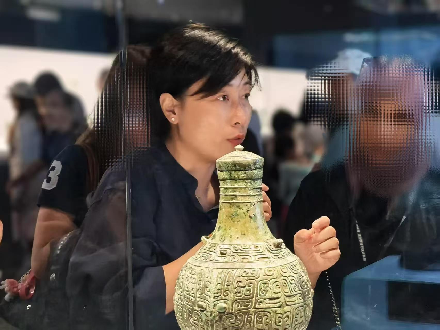 Shanghai: Private Guided Tour of Shanghai Museum East