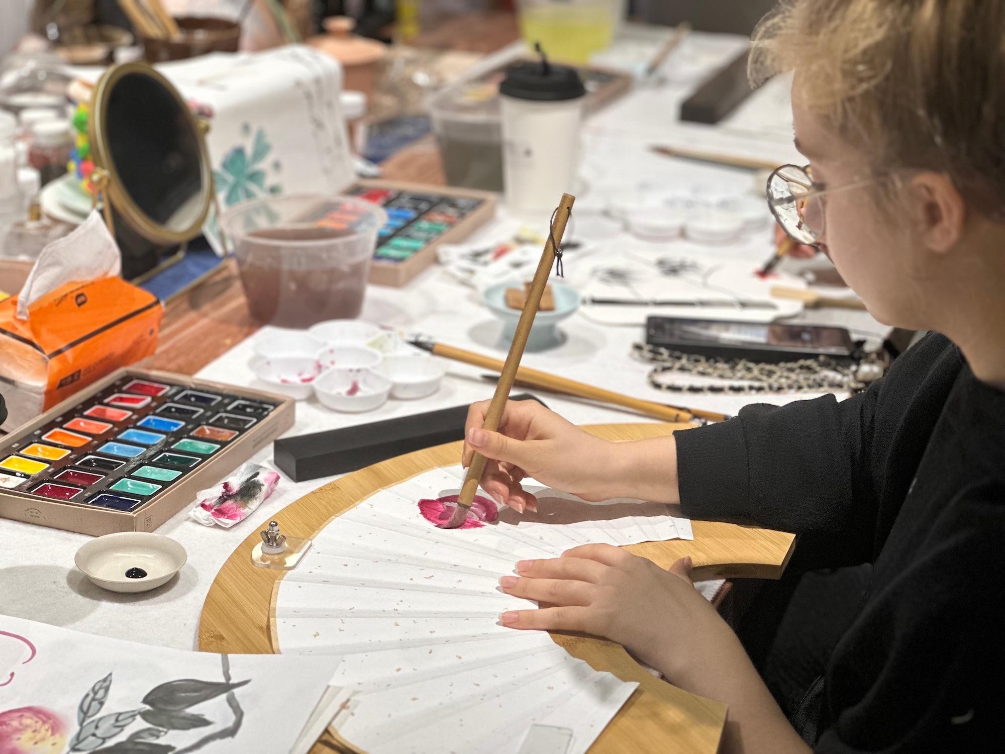 Shanghai: Chinese Ink Wash Fan Painting — 90-Minute Workshop 2