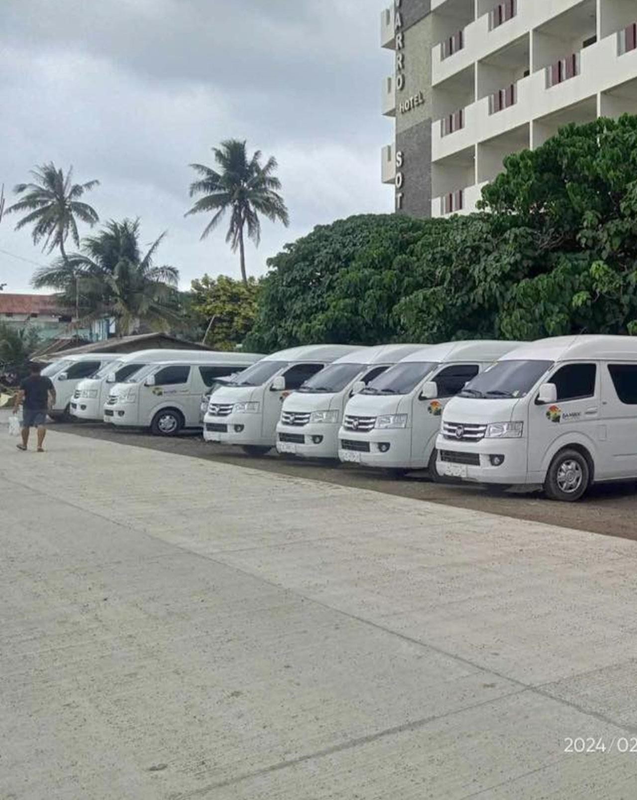 Boracay: Shared Round-Trip Caticlan Airport-Hotel Transfer 3