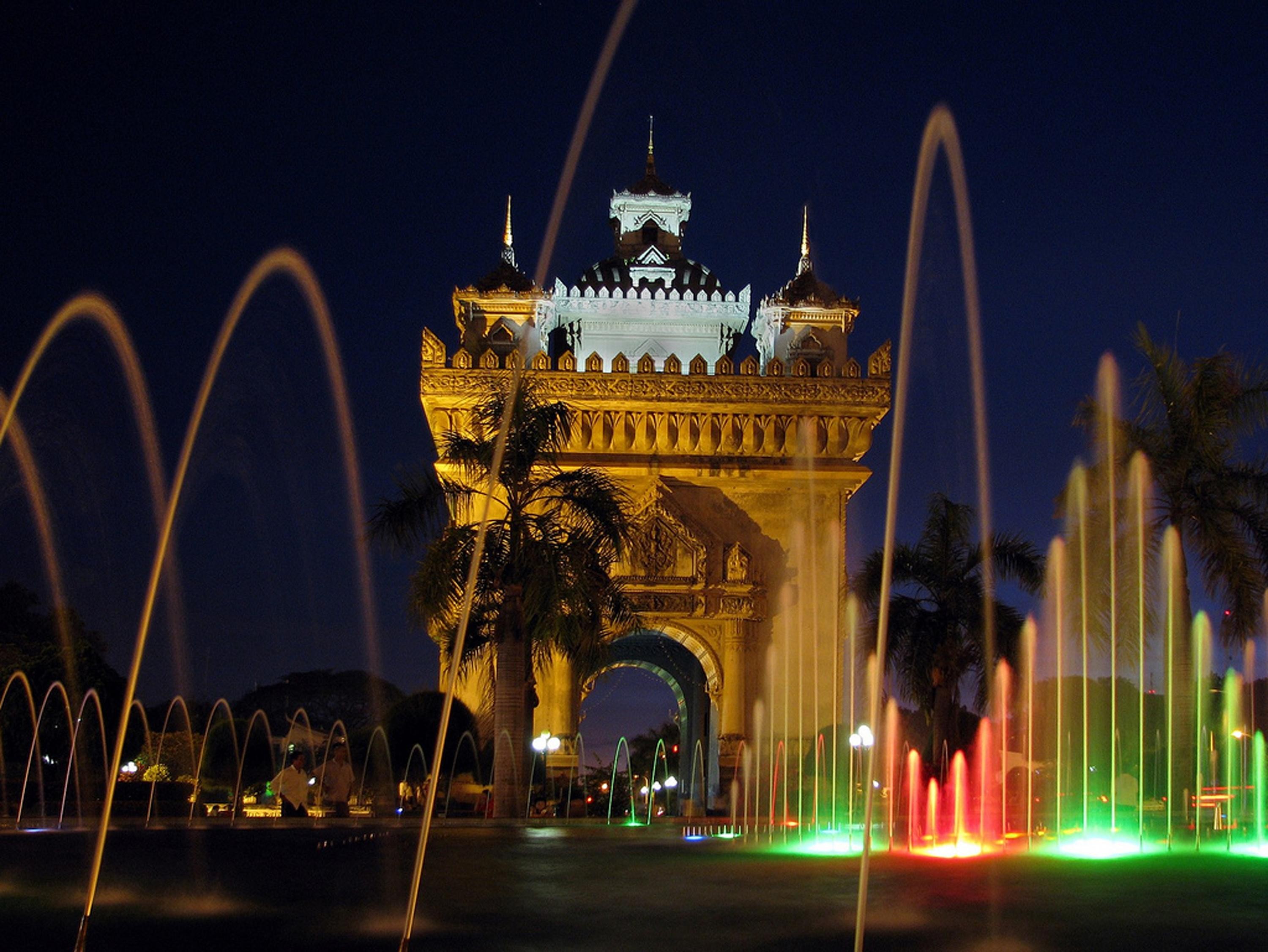 Vientiane: Private Highlights Tour with Buddha Park & Lunch 2