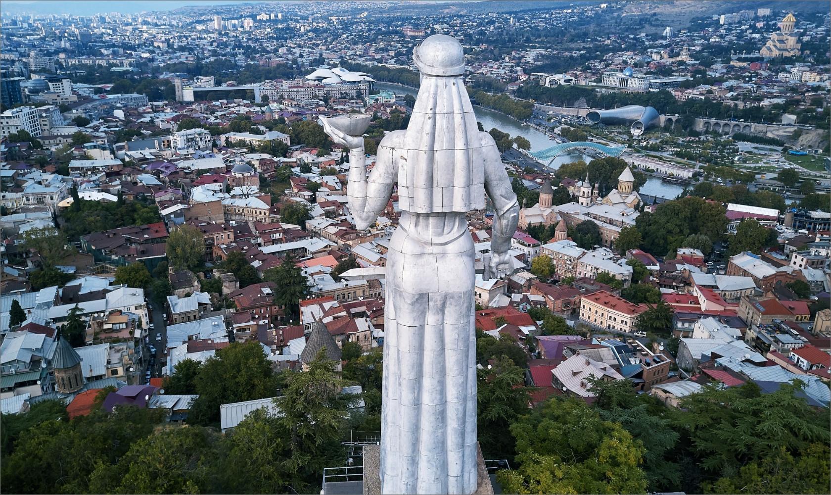 Yerevan to Tbilisi Round Trip: Walking Tour & Wine Tasting 3
