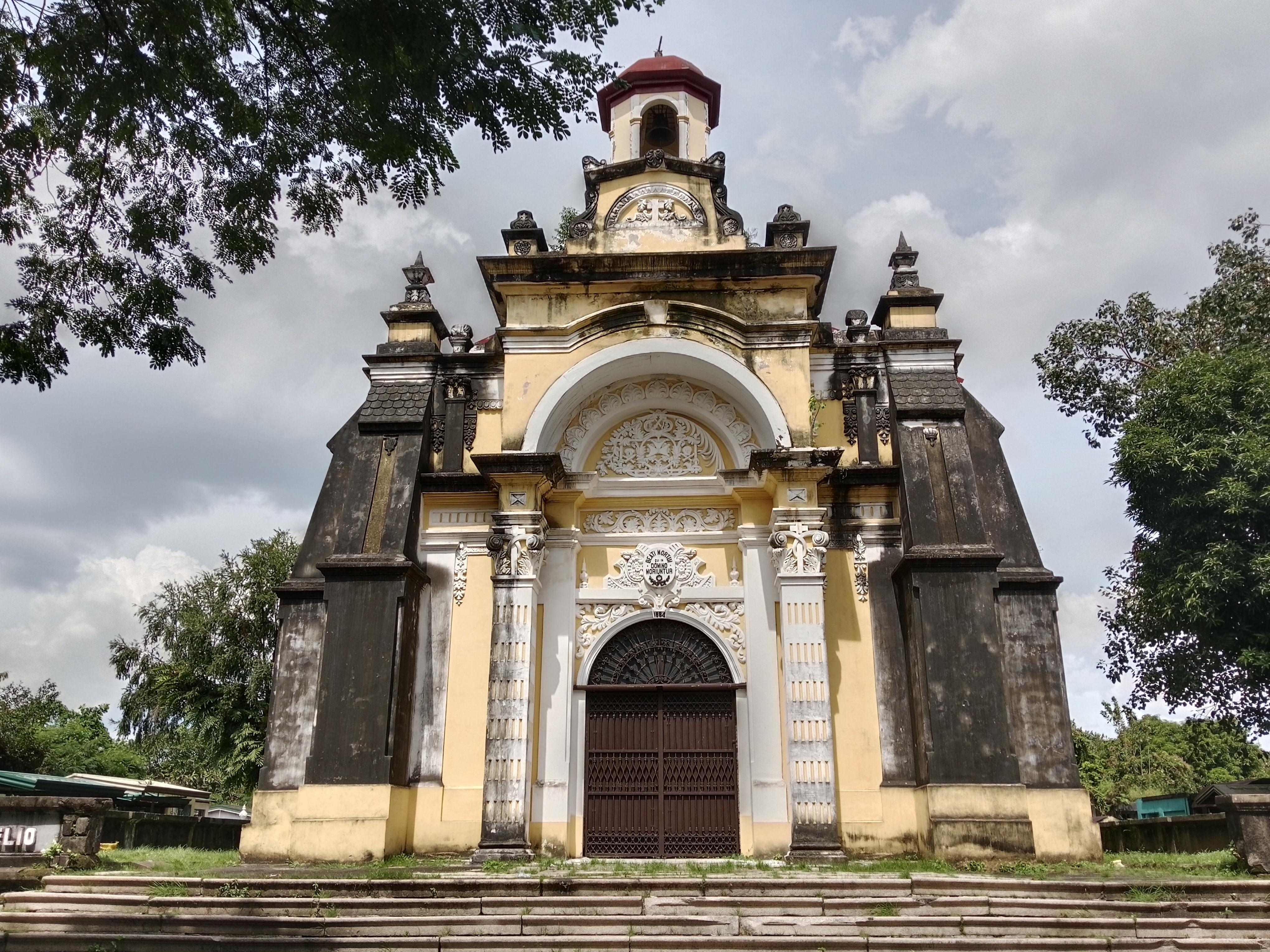 Manila: Oldest Cemetery Walking Tour