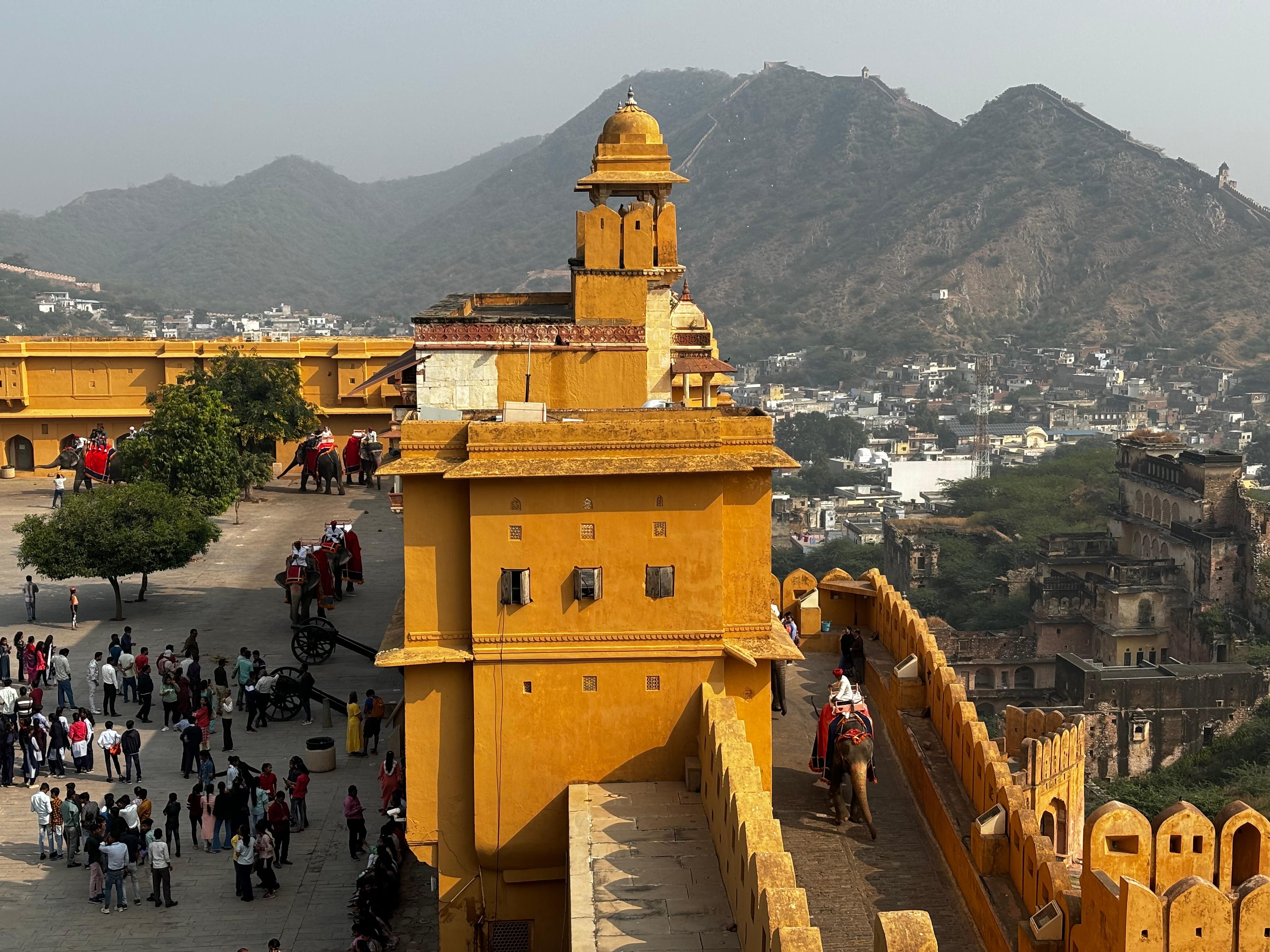 Jaipur : Full day Jaipur City Tour and Transfer Delhi 2