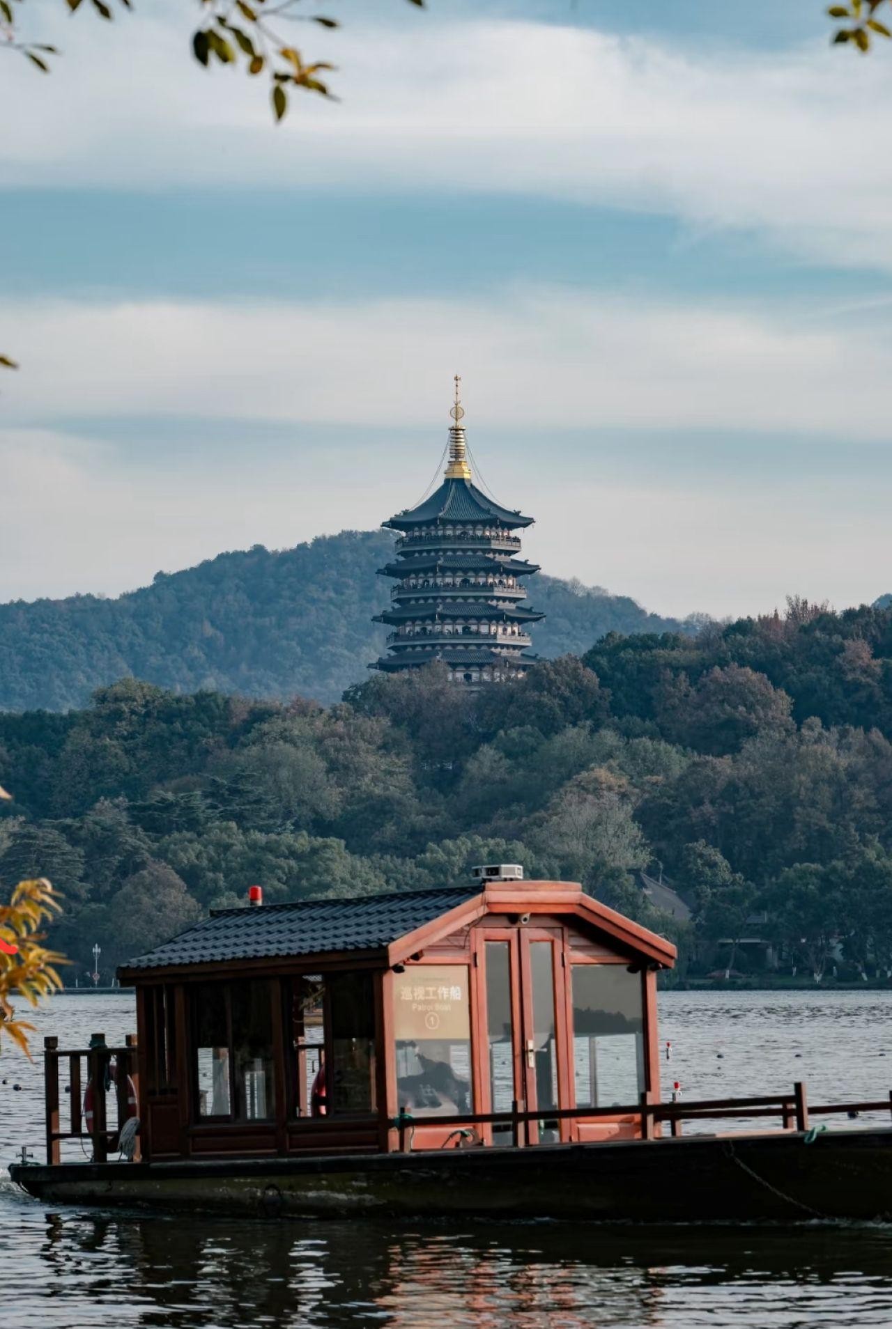 Classic Travel:Shanghai & Suzhou & Hangzhou & One- day tour 2