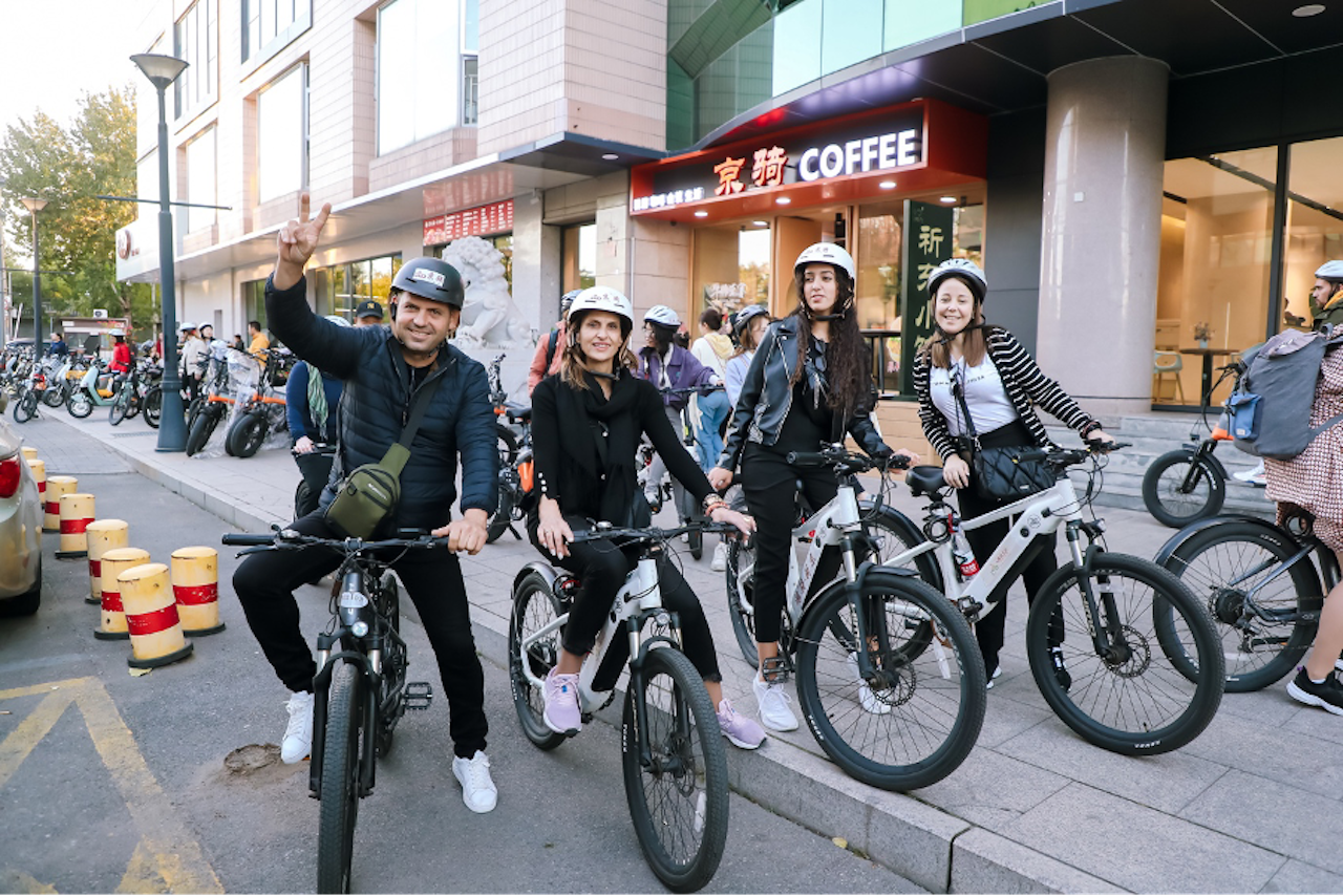 Beijing: Central Axis E-Bike Tour with Local Stories