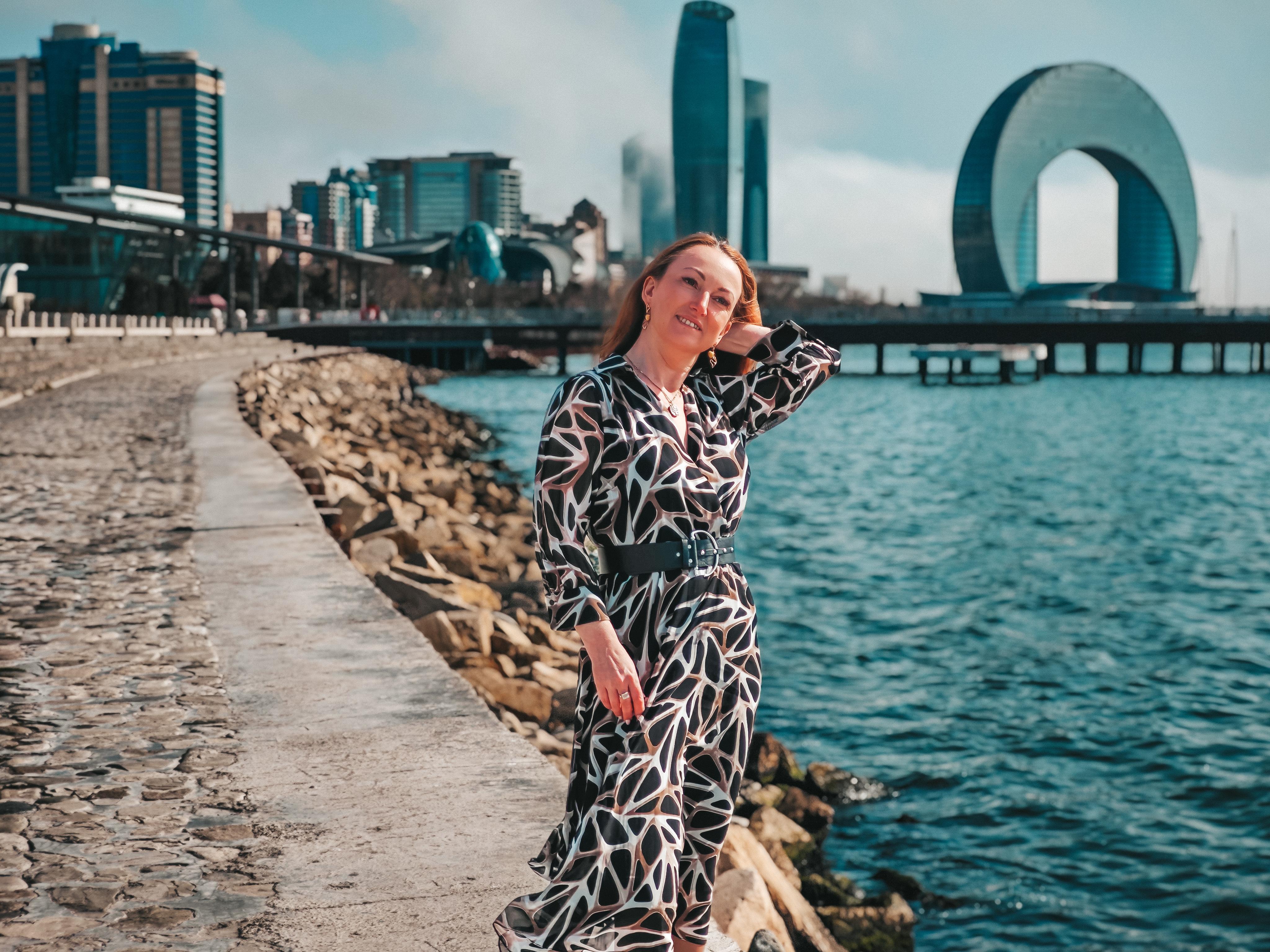 Baku: private Old Town & Oil era Heritage Walk & Photoshoot 3