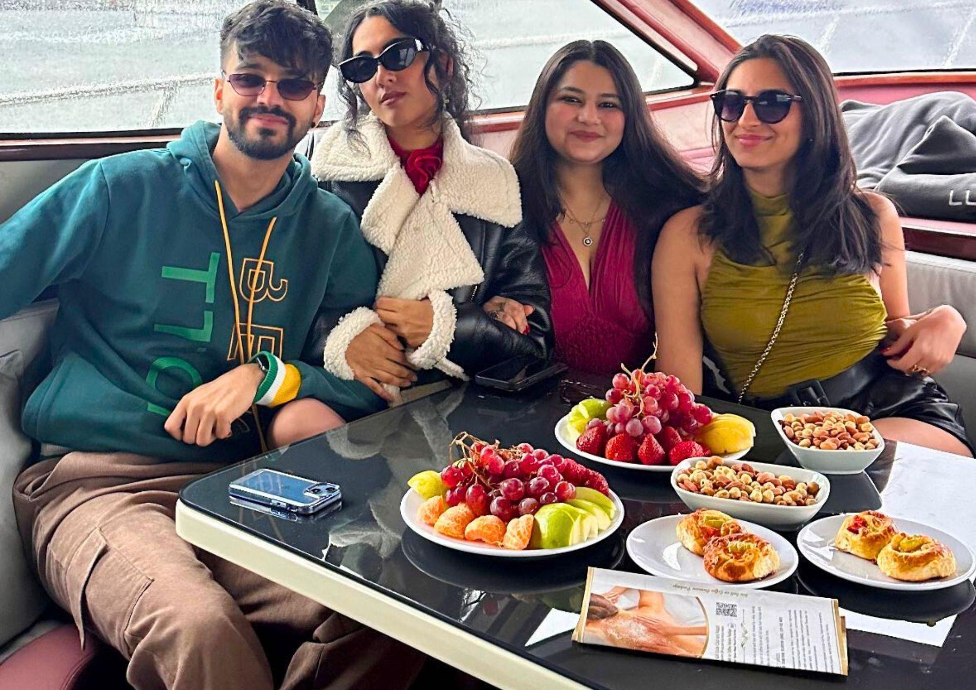 Istanbul: Bosphorus Sunset Cruise with Snacks & Drinks 2