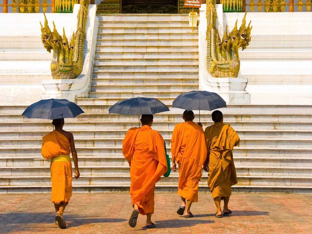 Luang Prabang: Temples, Museum, and Phousi Hill Private Tour 3