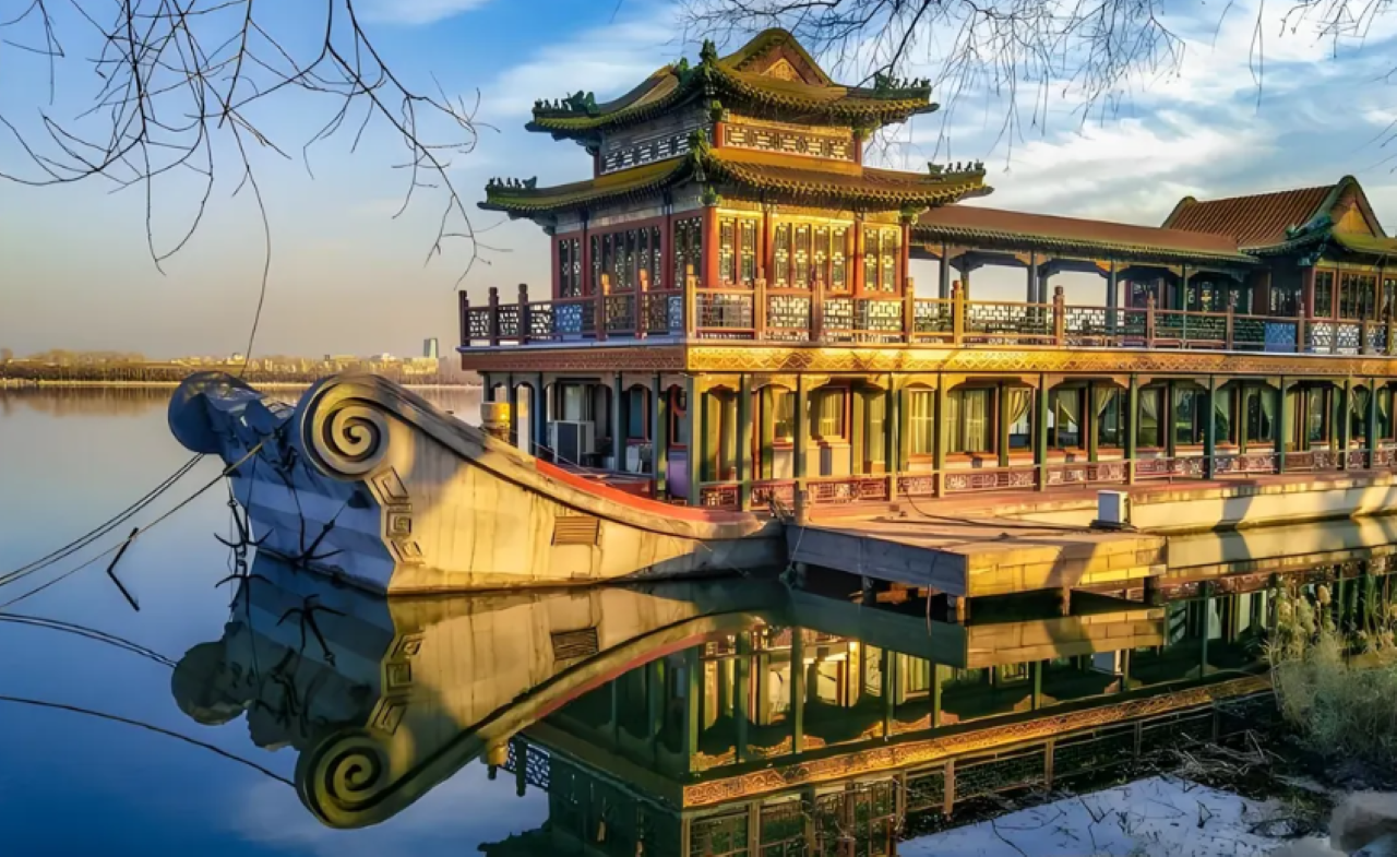 Beijing: Summer Palace Tour with Boat Ride & Guide
