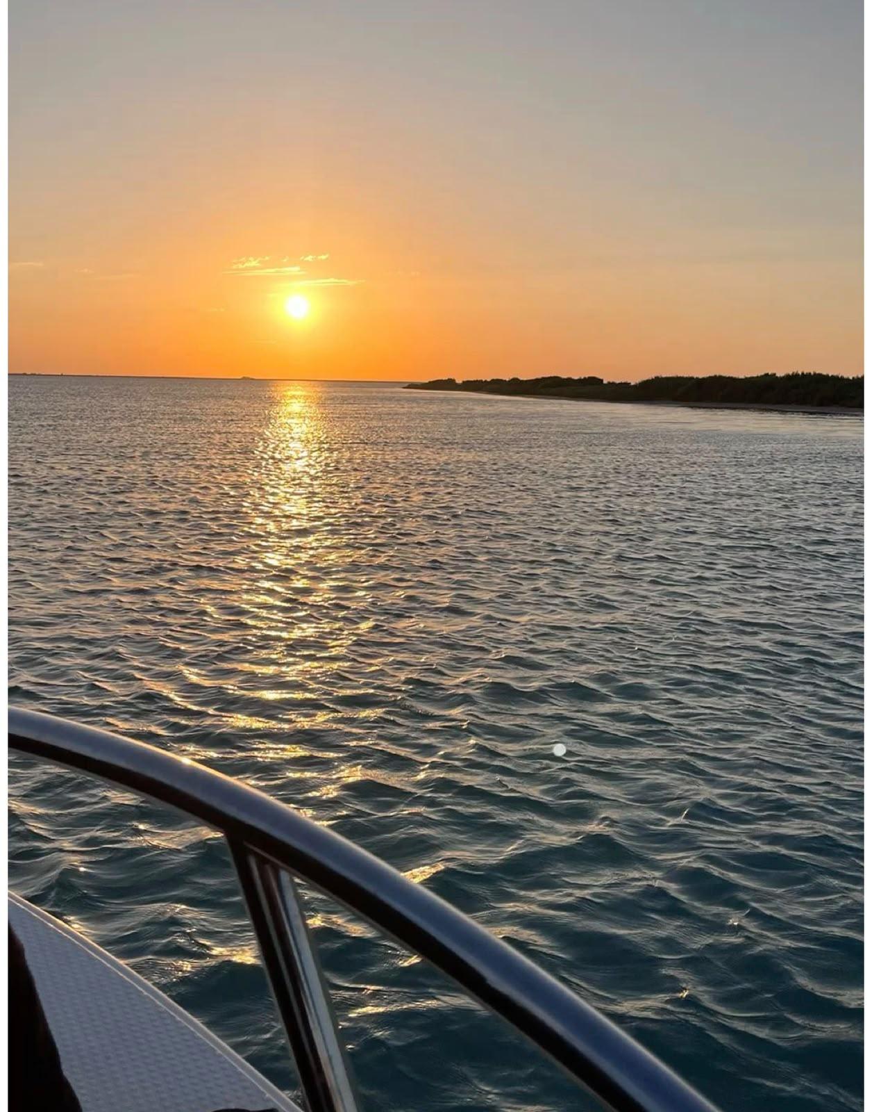 Muscat: Private Sunset Cruise with Refreshments 3