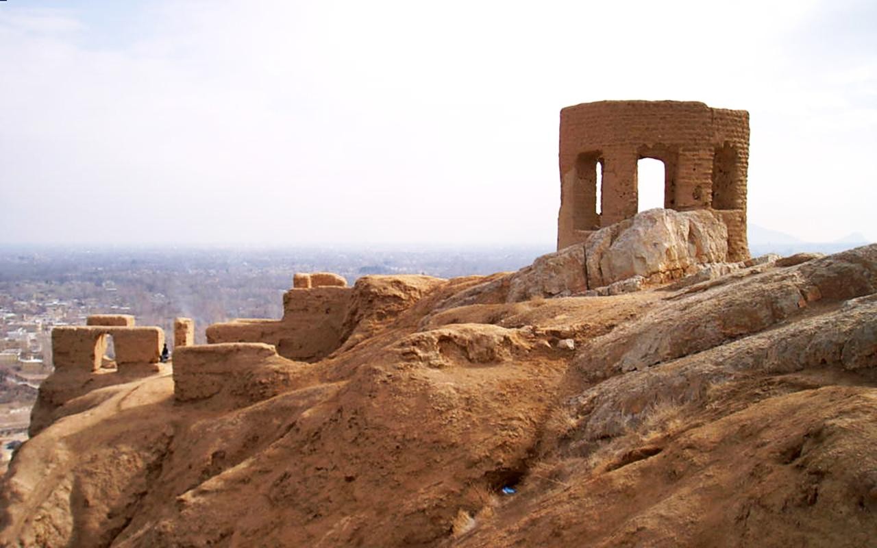Baku: Absheron (Ateshgah and Yanar Dag) Tour 2