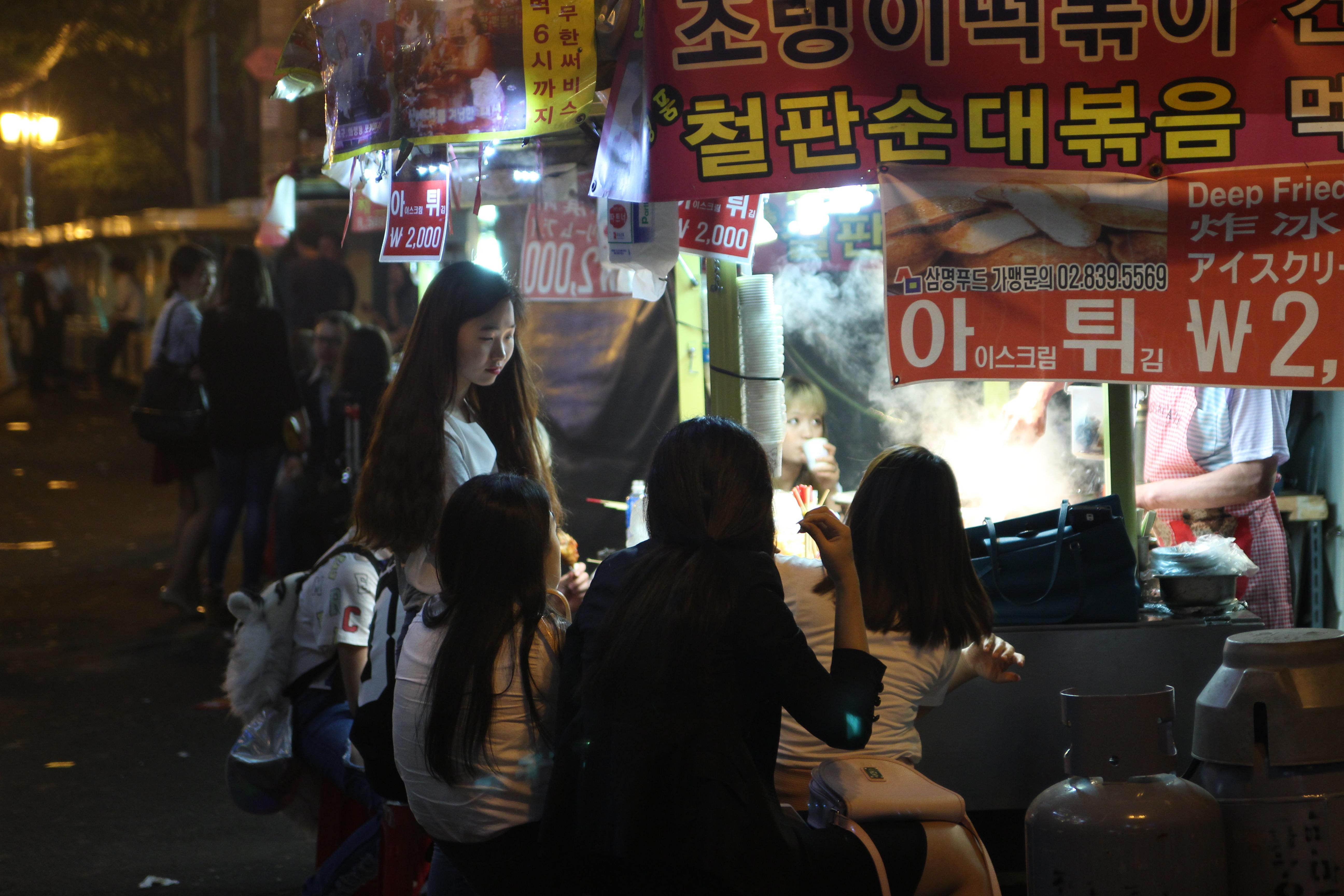 Private evening at your leisure in Seoul with a French-speaking guide 3