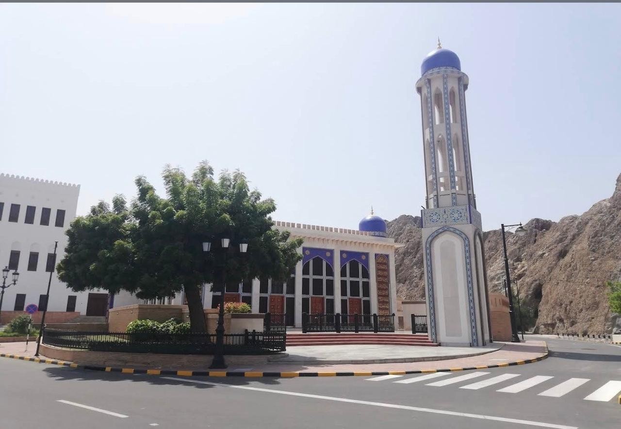 Muscat: Private City Tour with a Local Guide & Full Transfer 3