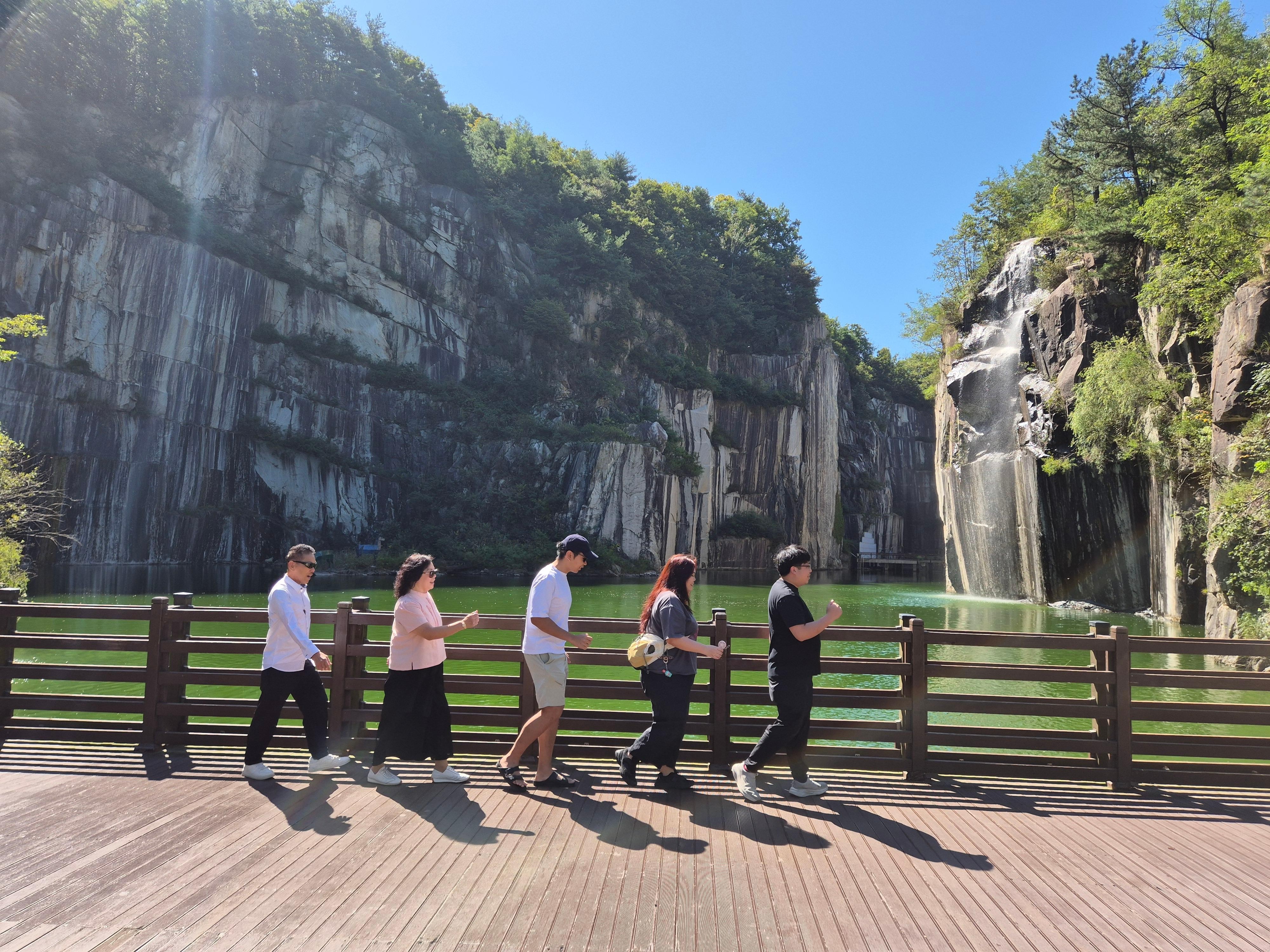 From Seoul: Pocheon Day Tour with Arboretum and Art Valley