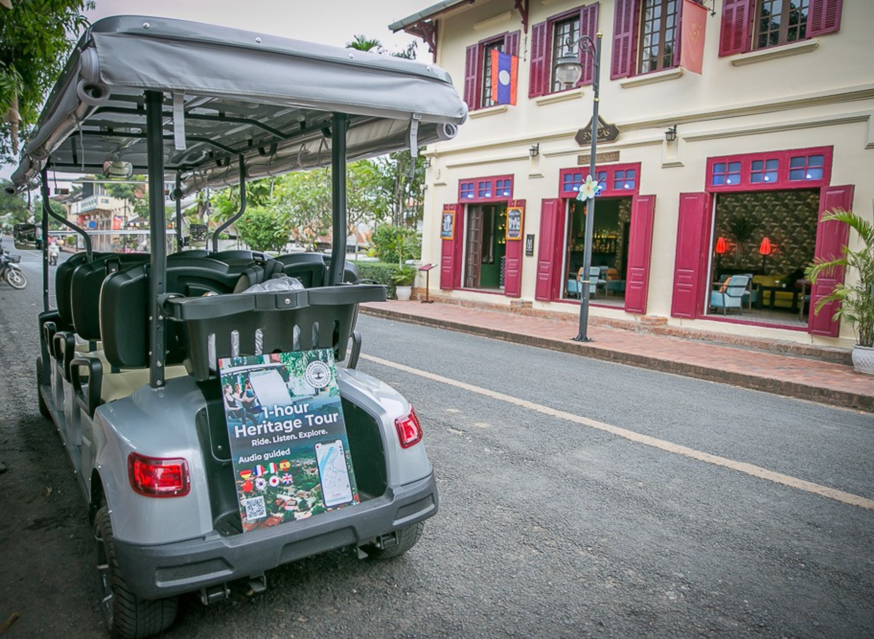Luang Prabang: Audio-Guided City Tour in Electric Car 2