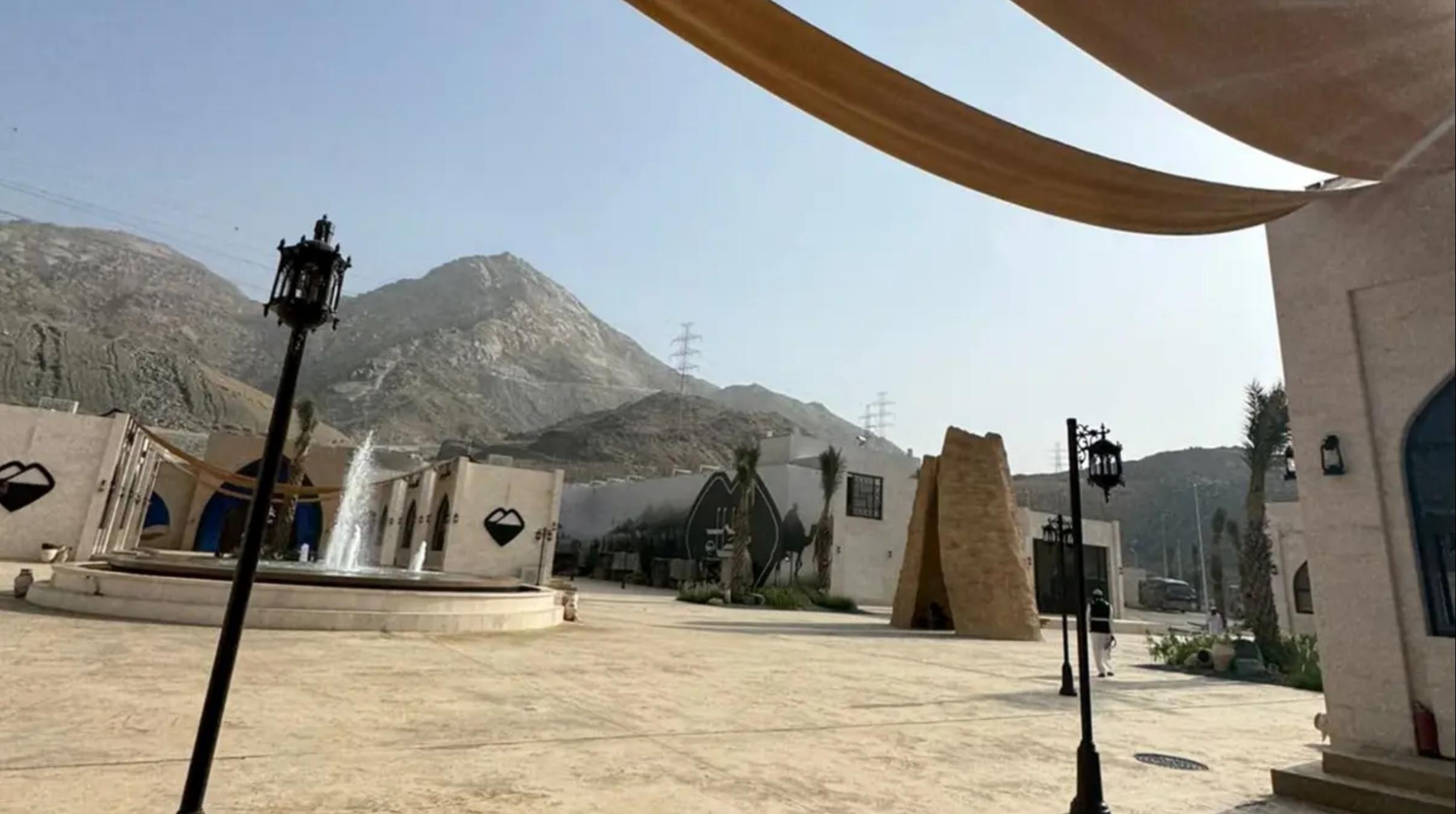 Mecca: Jabal Thawr Sunset Hike with Dinner 2