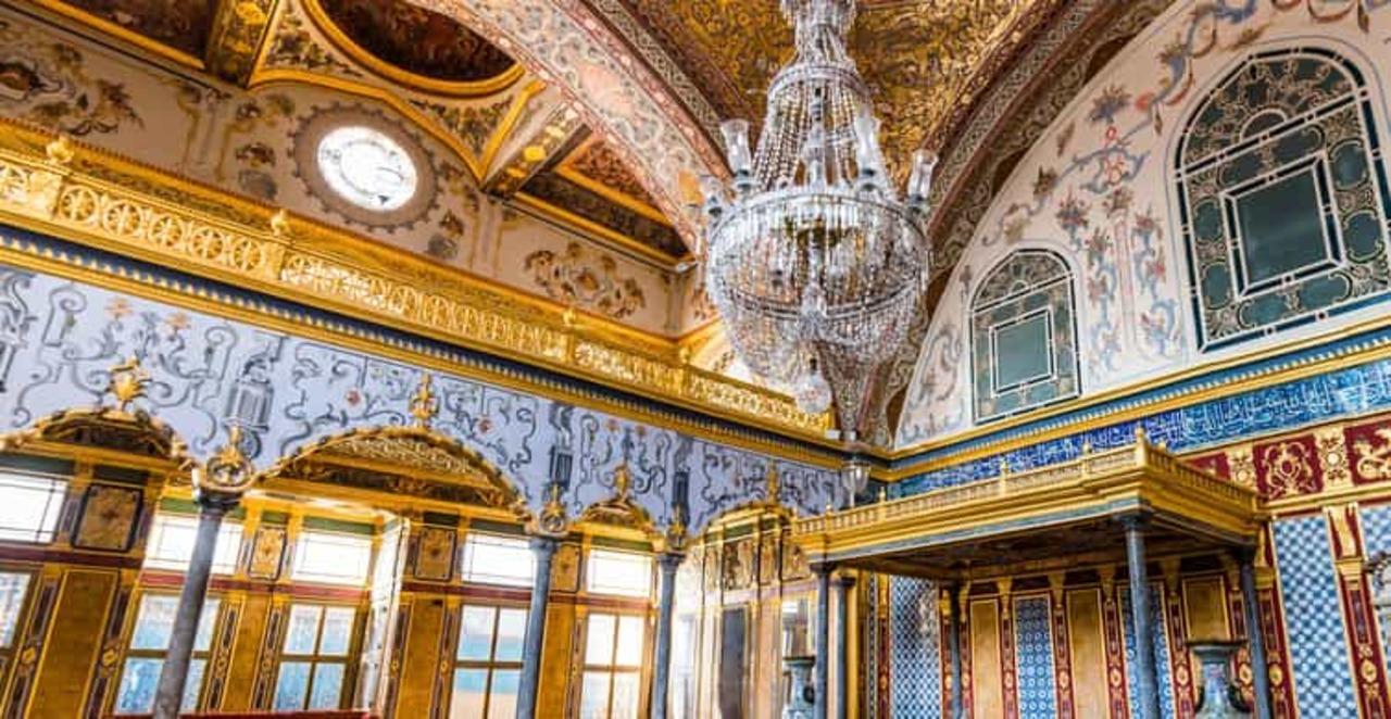 Istanbul: Guided Topkapi Palace Tour with Fast Track Entry 3