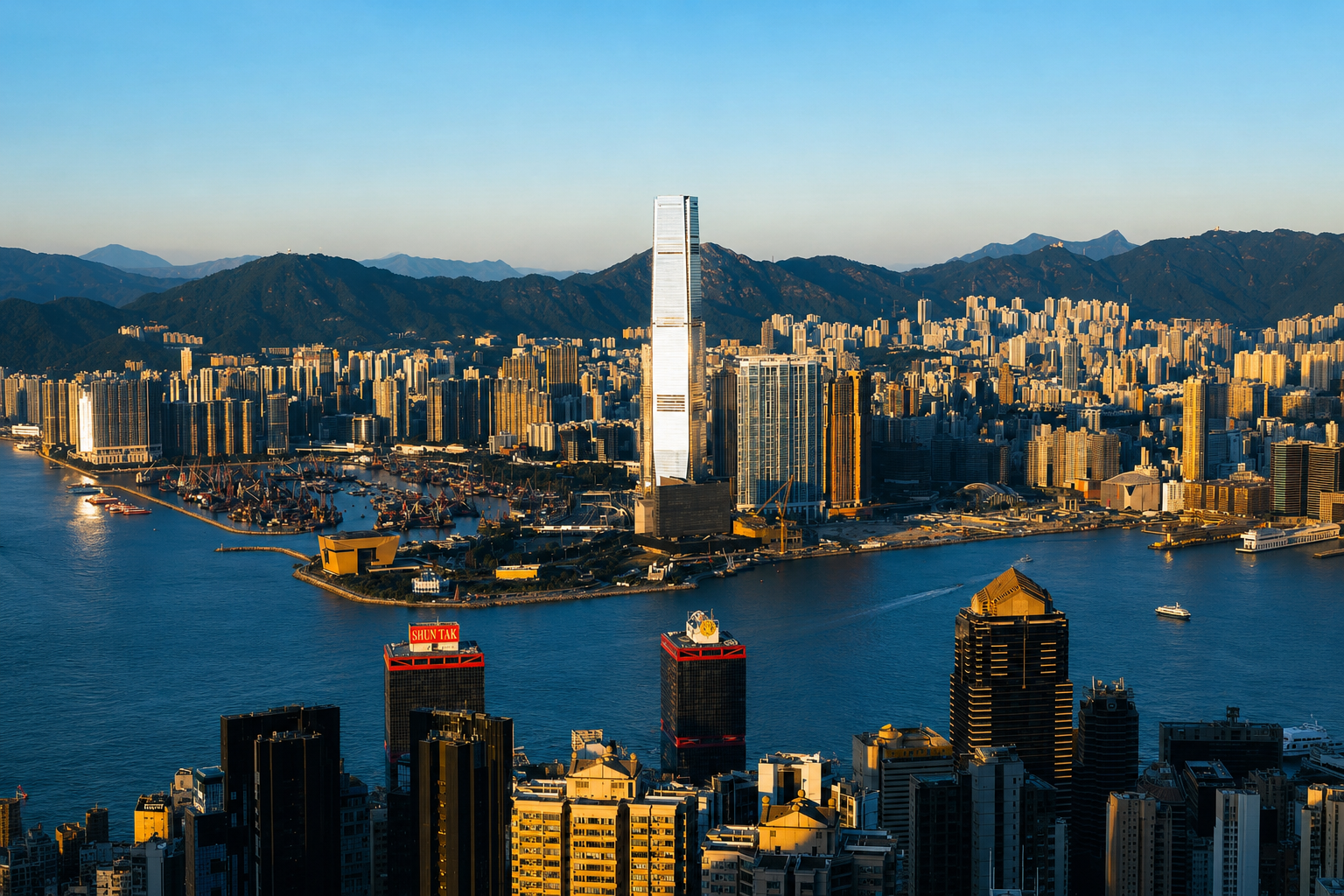 Hong Kong: Peak, Kaito & Living Heritage Private Tour 3