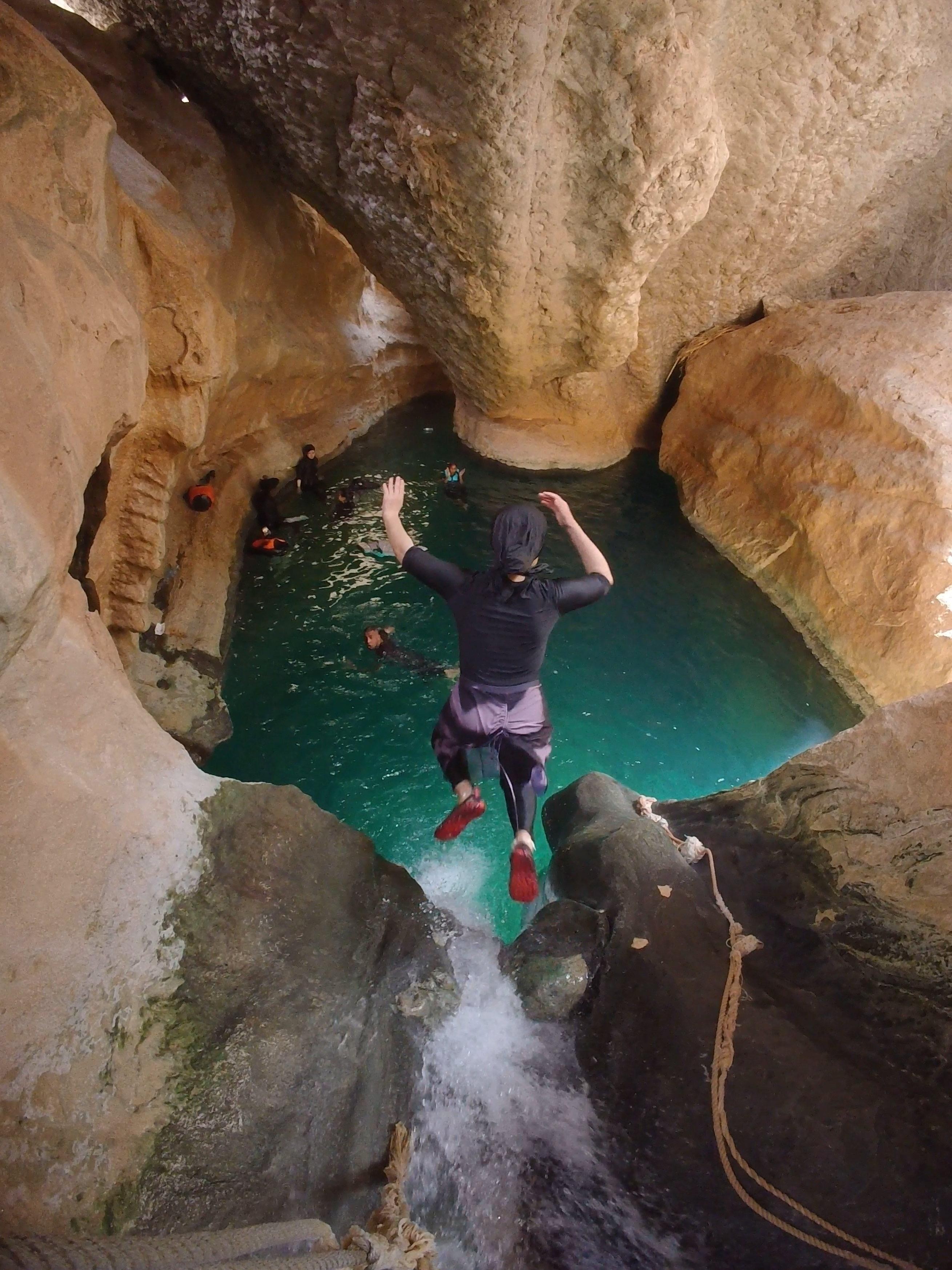 Wadi Shab Parking Meet the Local Guide for Self drivers