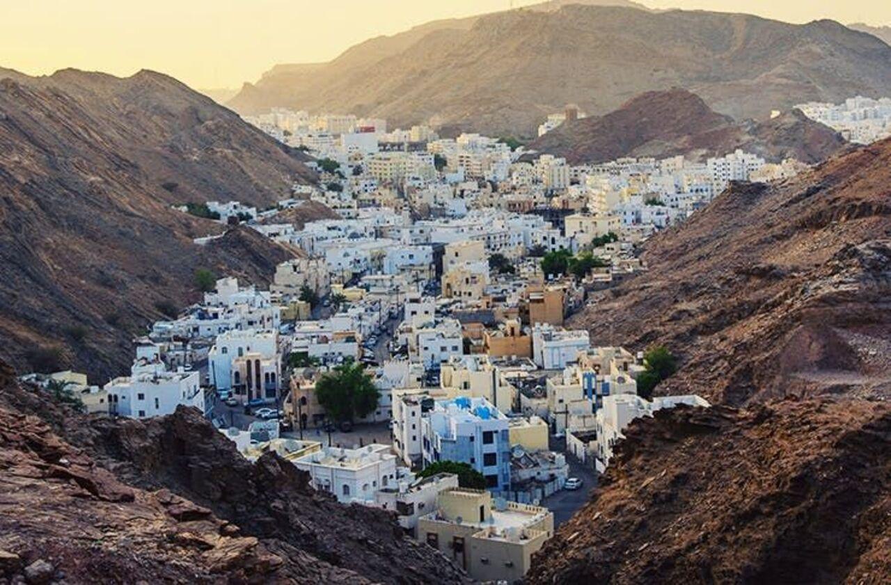 Muscat: Secret Coves, Local Villages & Old Souqs Tour