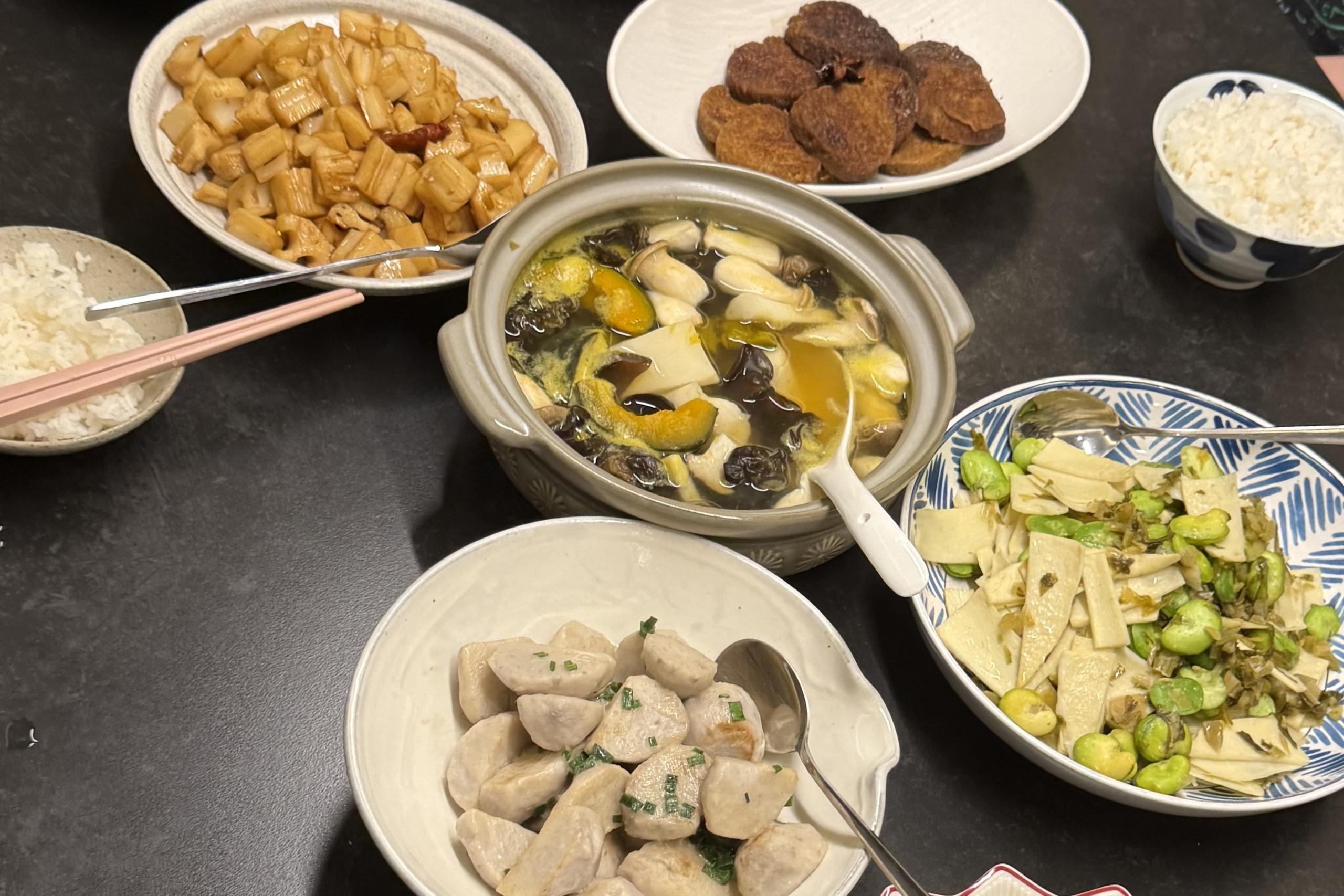Shanghai: Home Cooking Class with a Ceramic Artist & Meal 3