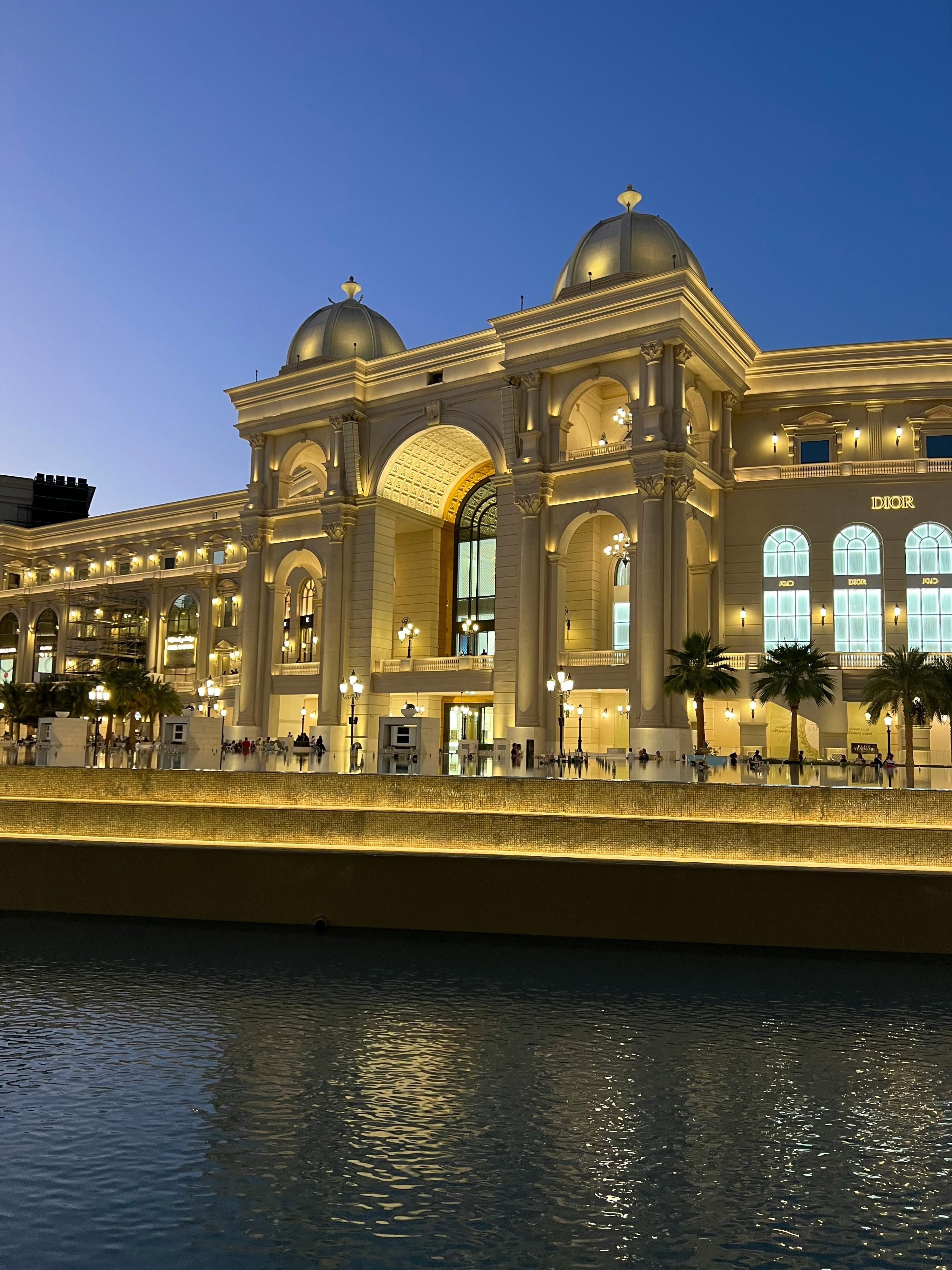 Doha: Guided Shopping Tour of 4 Malls