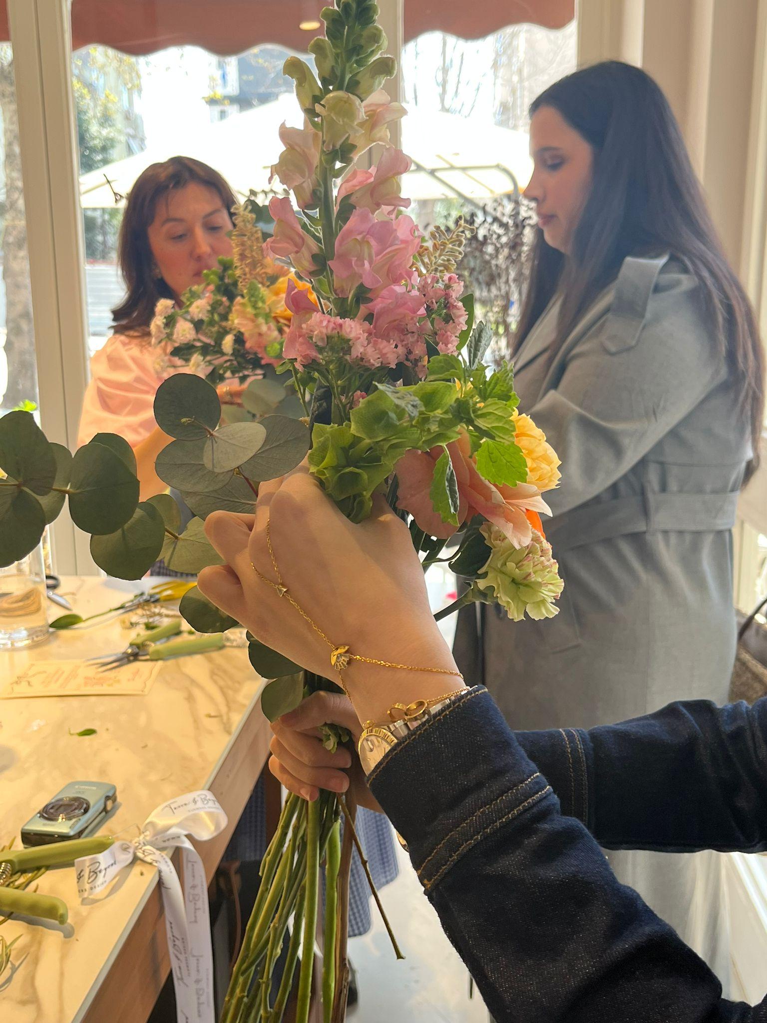Istanbul: Floral Arrangement Workshop with Tea and Cookies 2