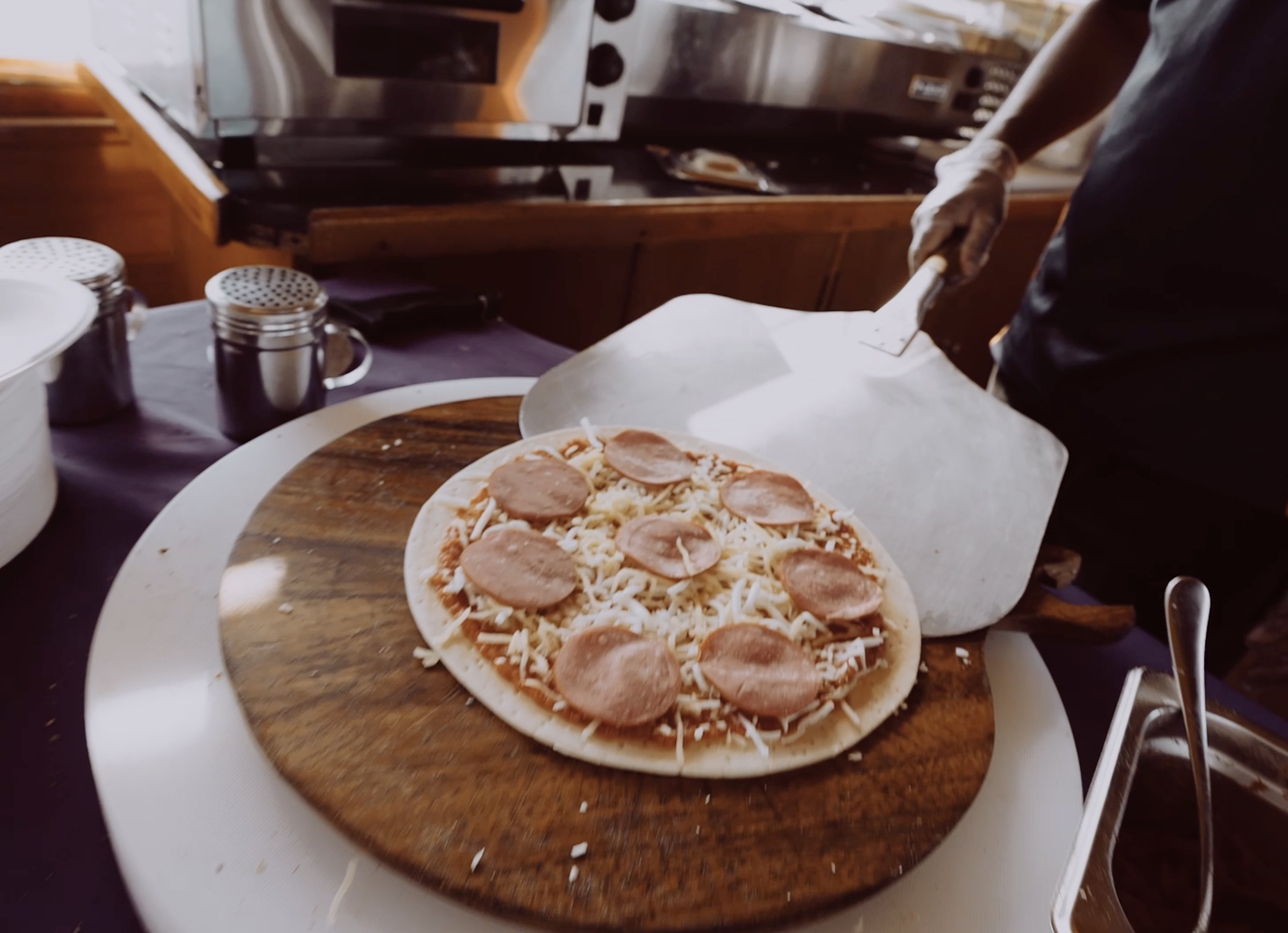 Dubai Creek Dhow Cruise with Unlimited Freshly Baked Pizza 2