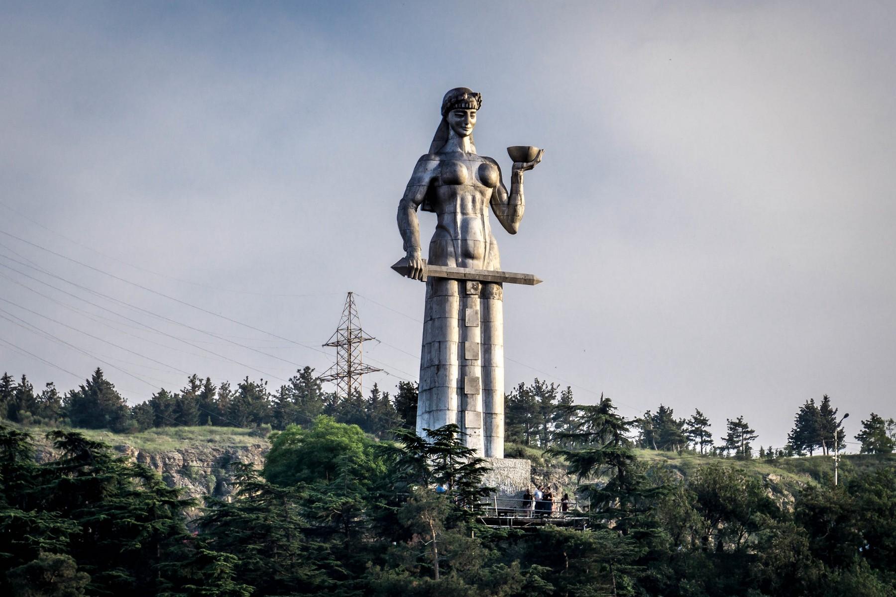 Tbilisi Hidden Courtyards & Wine Tasting Tour with Cable Car 2