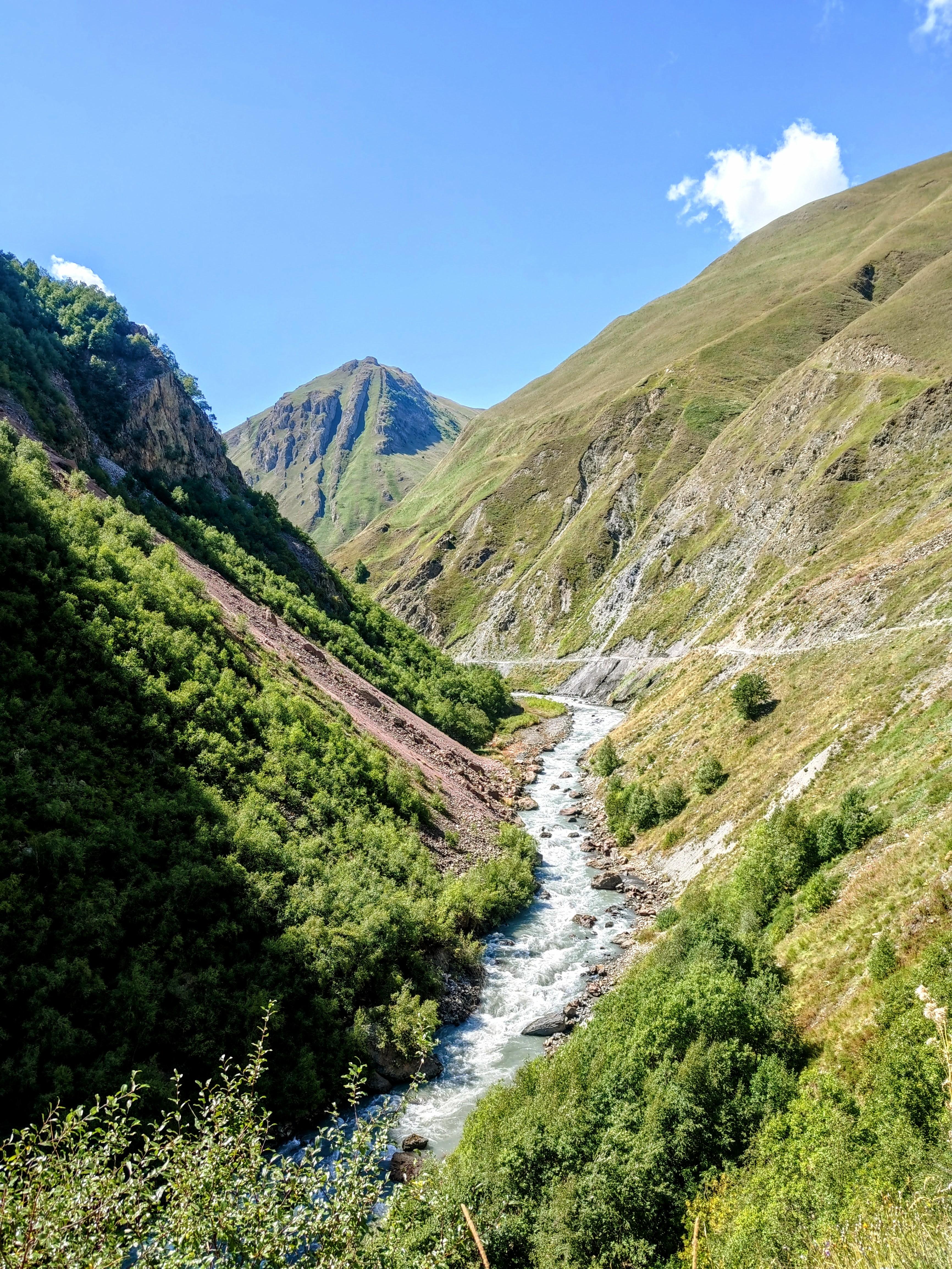 Tbilisi: One day Eco tour to Kazbegi by electric car 3