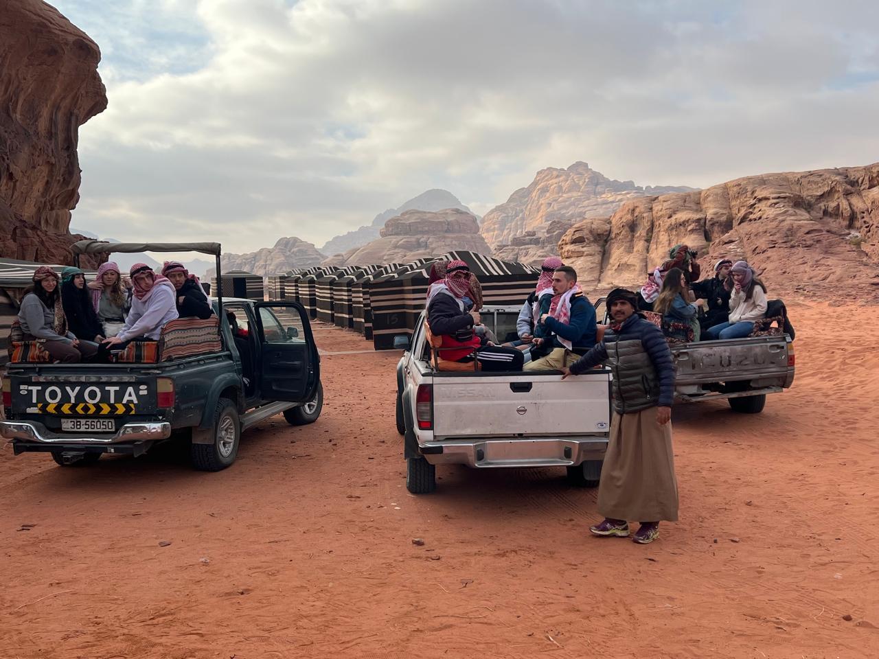 Wadi Rum: Half-Day Jeep Adventure with Bedouin