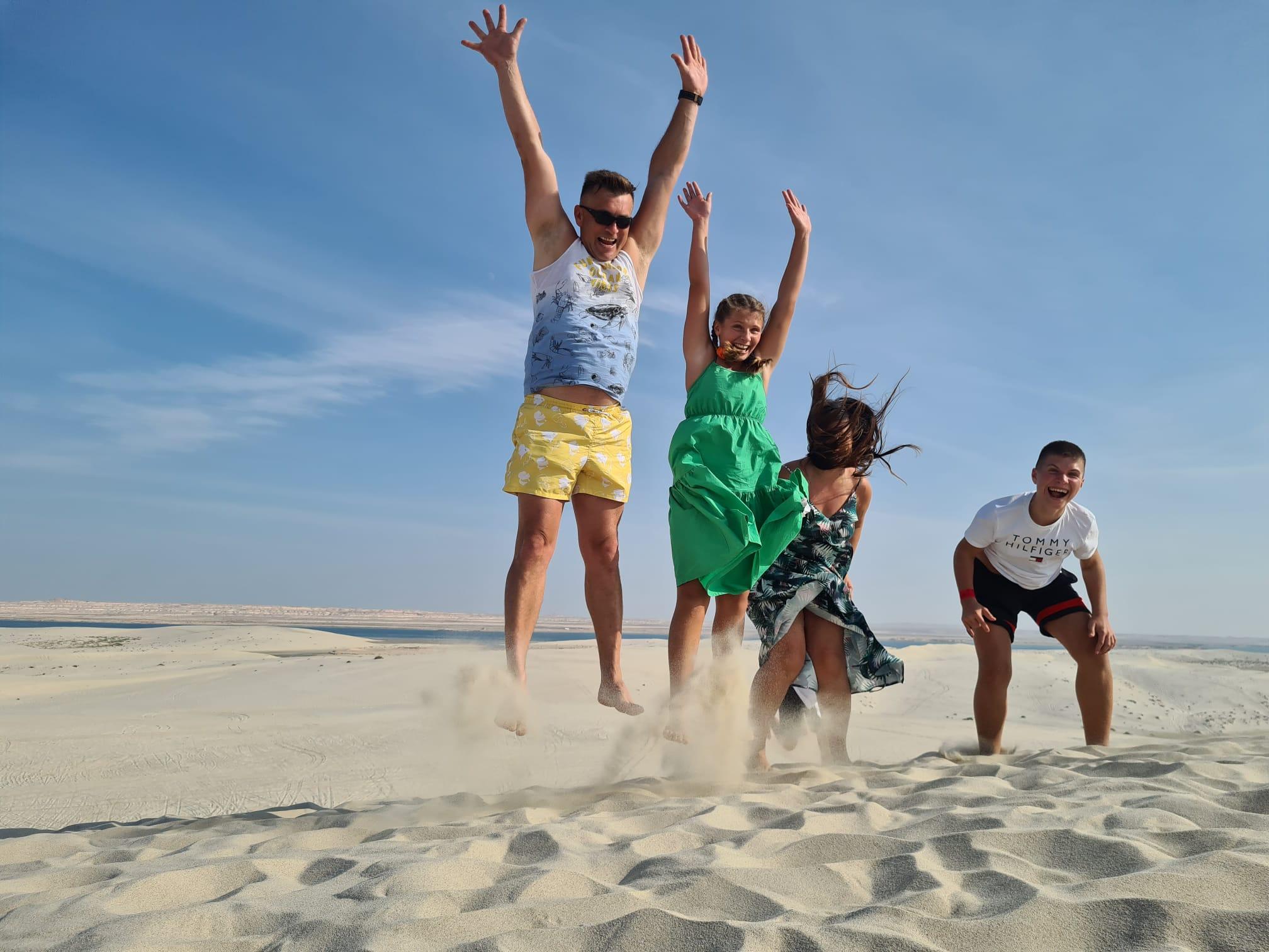 Doha:Full-Day Premium Desert Safari with Lunch or BBQ Dinner 2