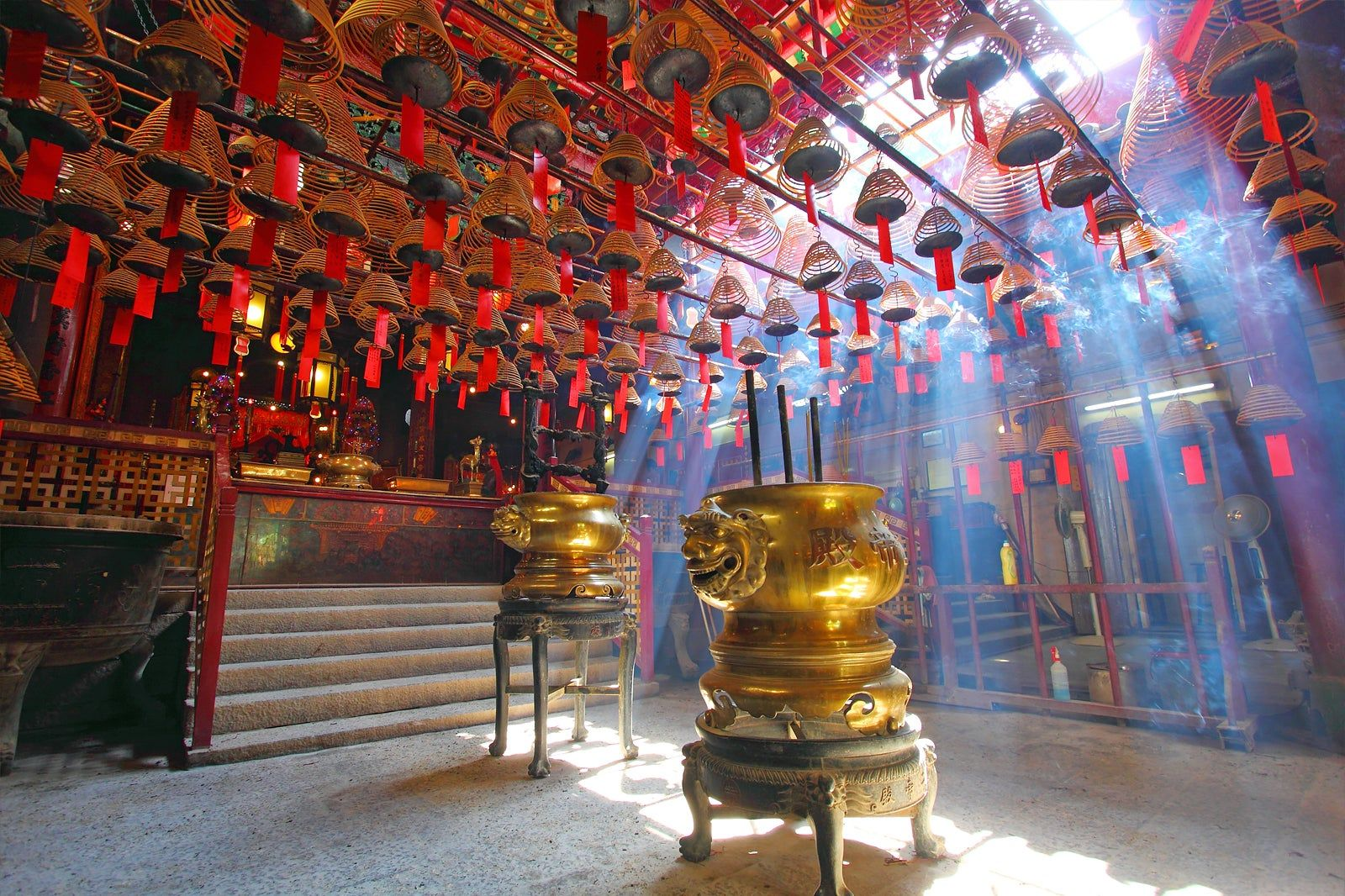 Hong Kong: Star Ferry, Open-Top Bus & Temple Guided Tour 3