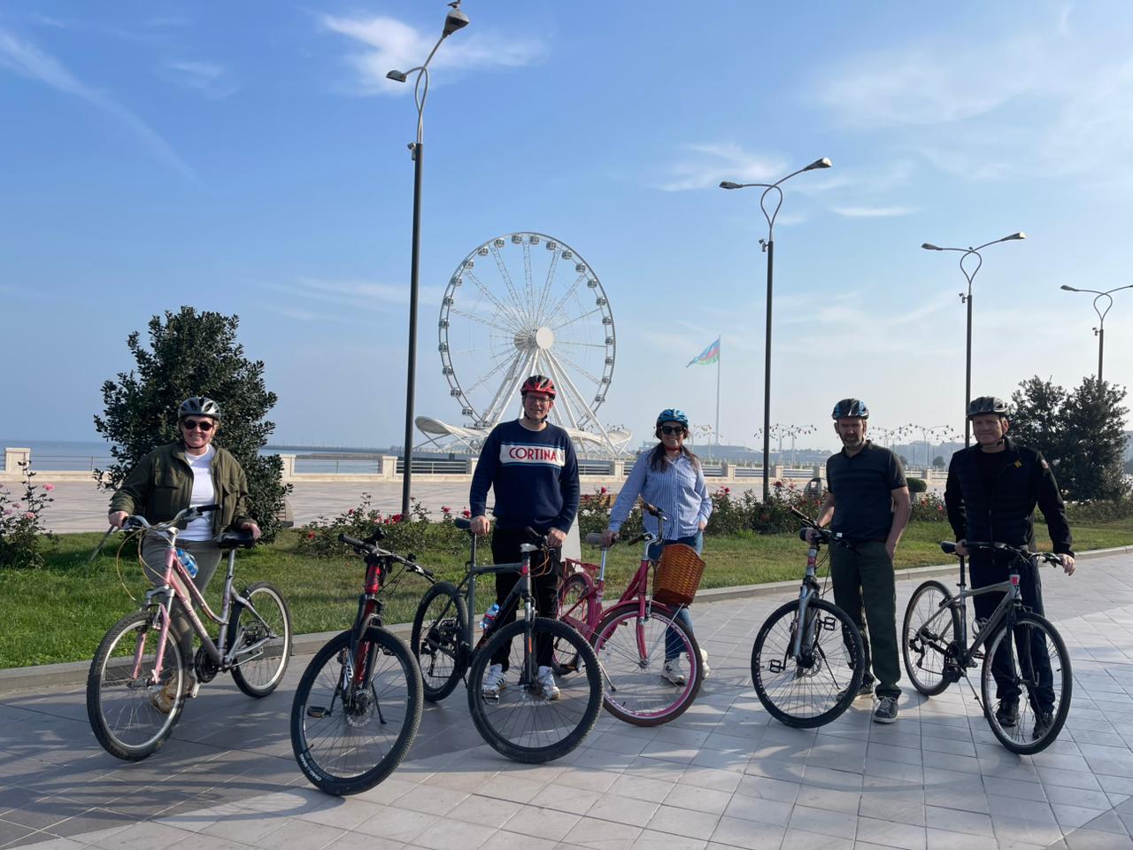 Baku: Guided City Bike Tour 2
